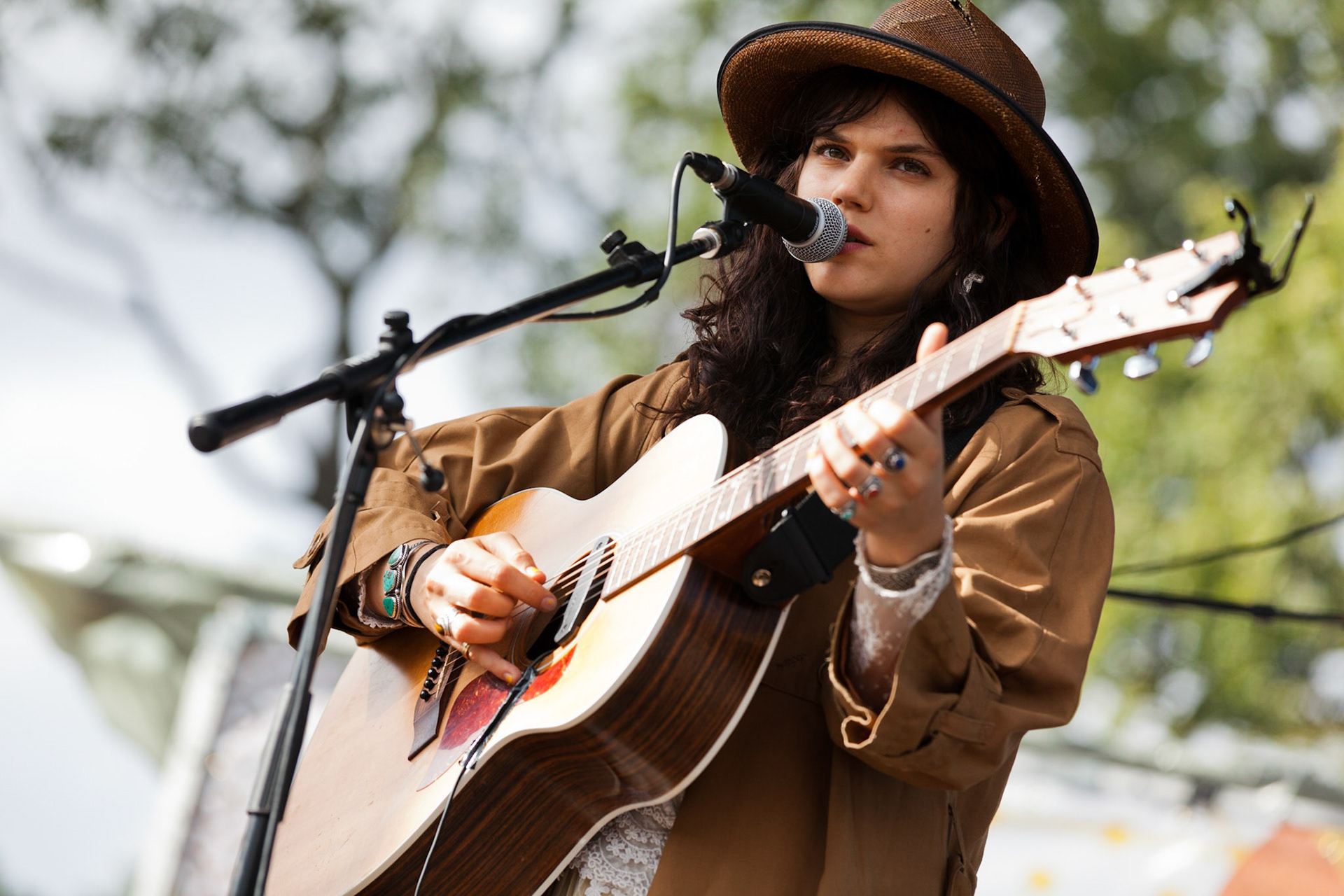 SOKO - 09/2011 - FESTIVAL WE LOVE GREEN