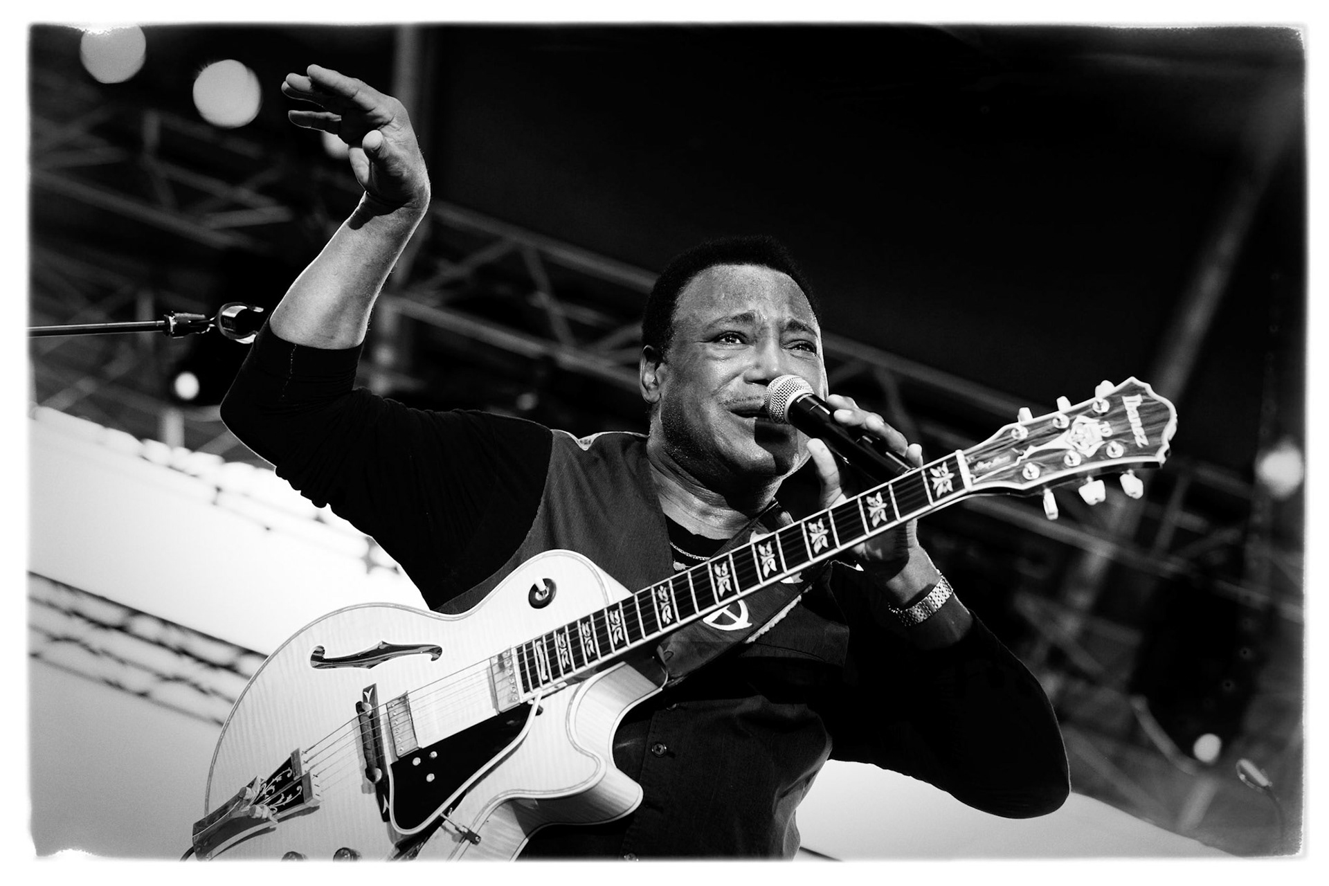 George Benson - Tribute to Nat King Kole - 38ème édition La Défense Jazz Festival - Parvis de la Défense - 4 juillet 2015