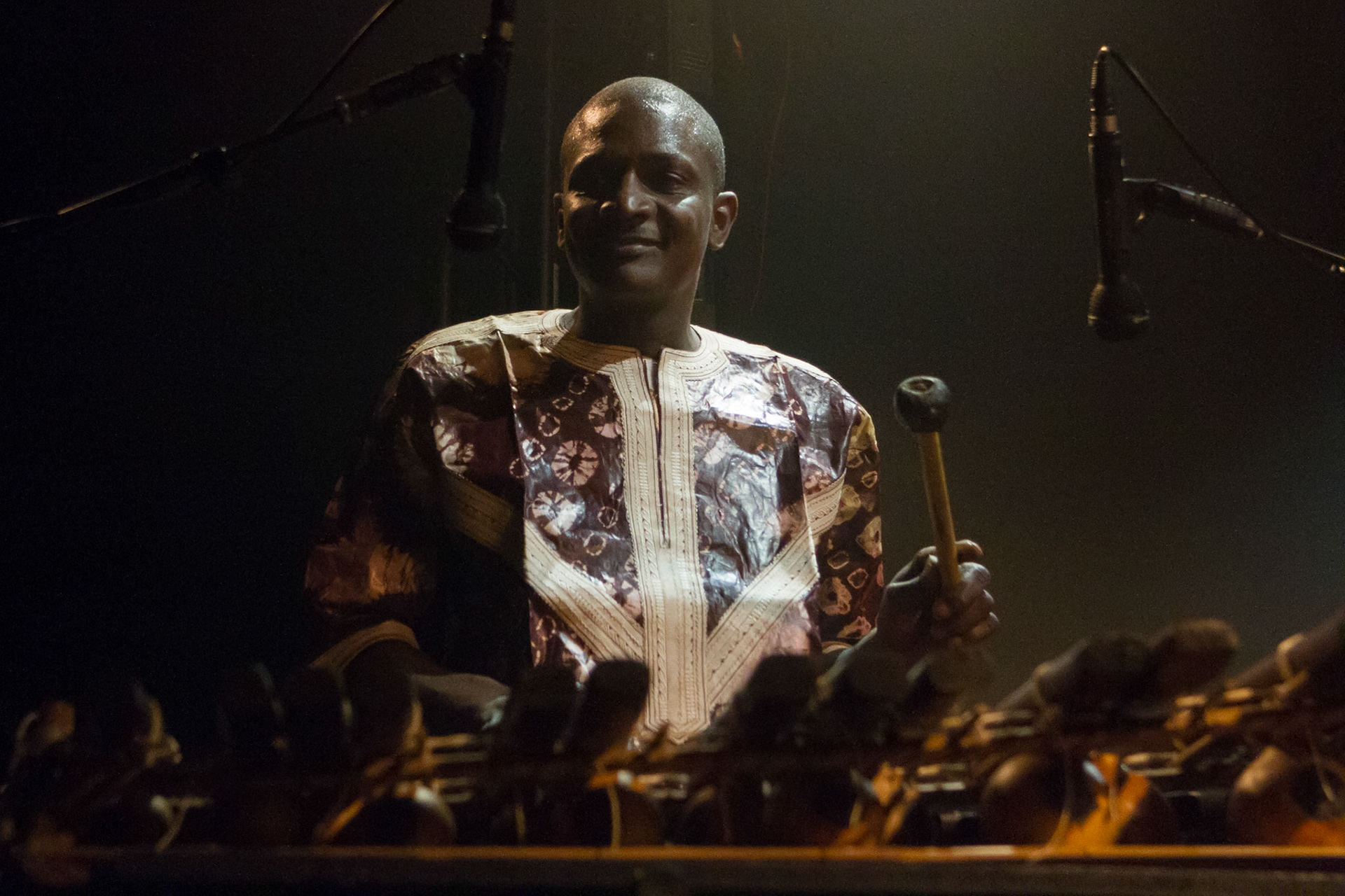 KOUYATE & NEERMAN - 03/2012 - FESTIVAL CHORUS DES HAUTS DE SEINE - MAGIC MIRROR