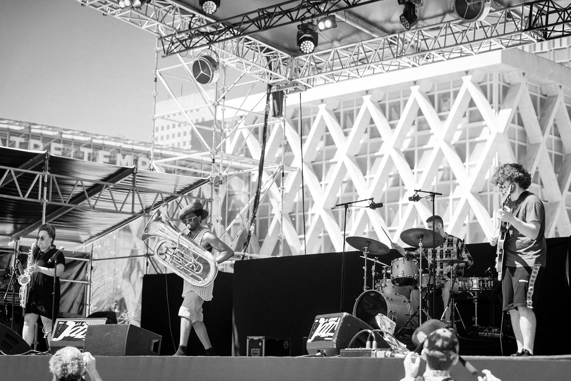 Theon Cross Trio, La Défense Jazz Festival, Parvis de la Défense, 26 mai 2019