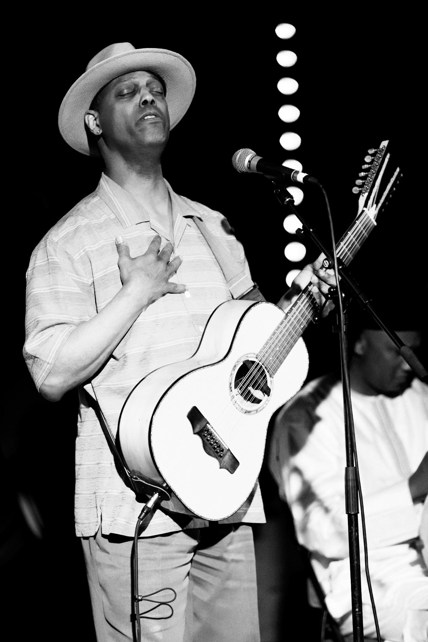 Eric Bibb invite Ablaye Cissoko - 15ème Festival Jazz à Saint-Germain-des-Prés (Paris) - Eglise Saint-Germain-des-Prés - 21 mai 2015