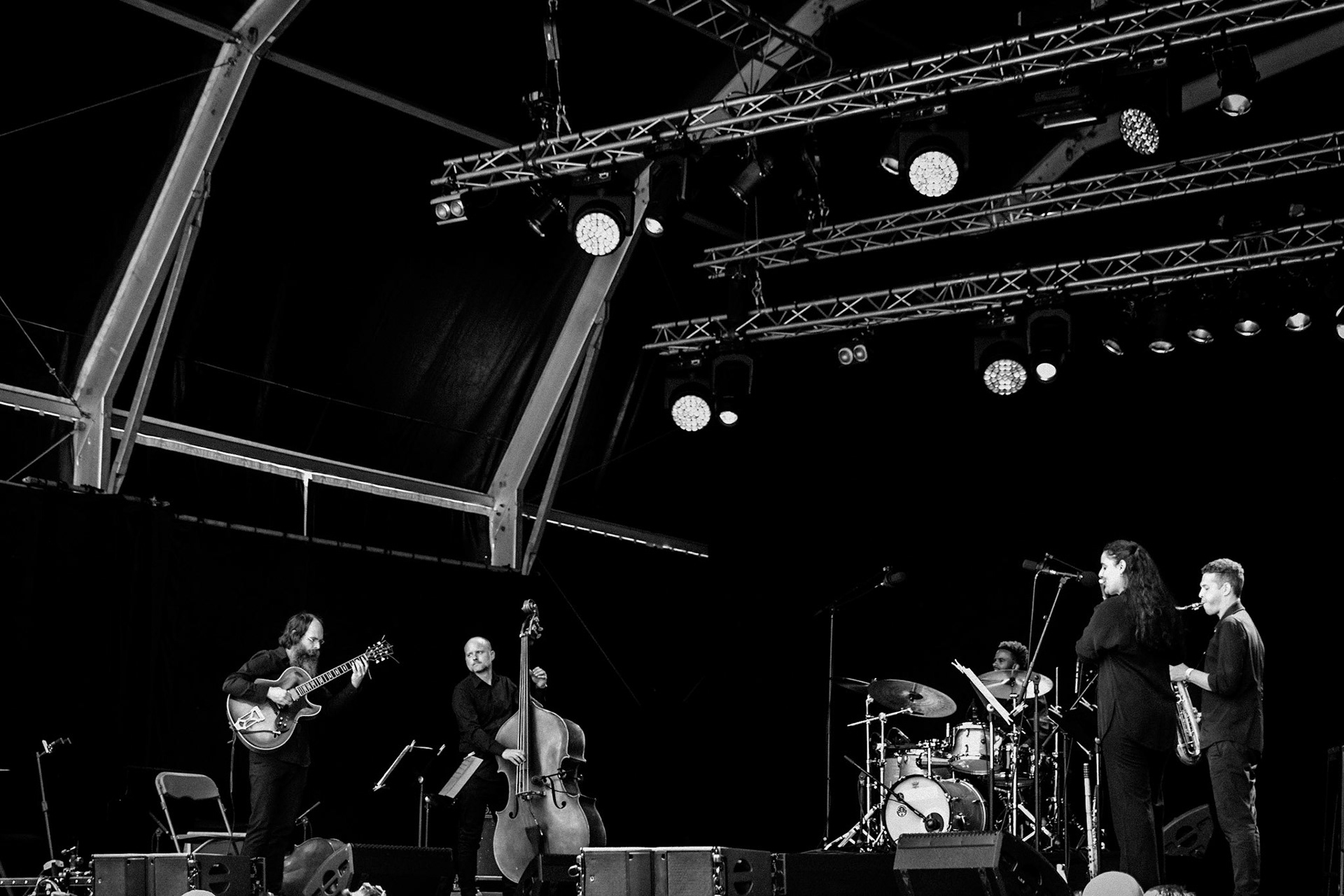 Naïssam Jalal &amp; Rythms of Resisistance, La Défense Jazz Festival, Parvis de la Défense, 23 juin 2022