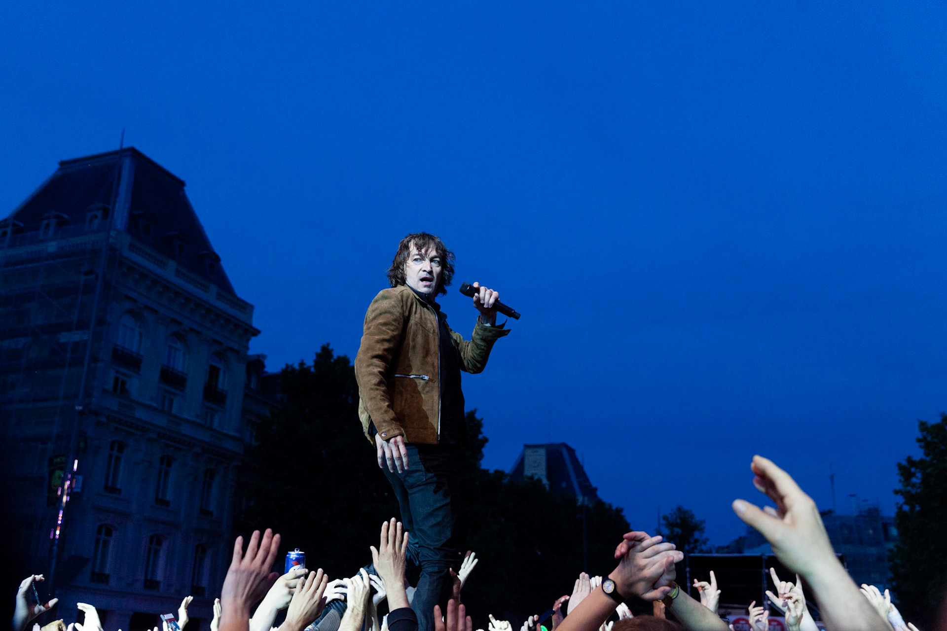 Cali, Oüi FM Festival, Place de la République (Paris), 25 juin 2015, © Jean-Christophe Prat / L'Œil du spectacle