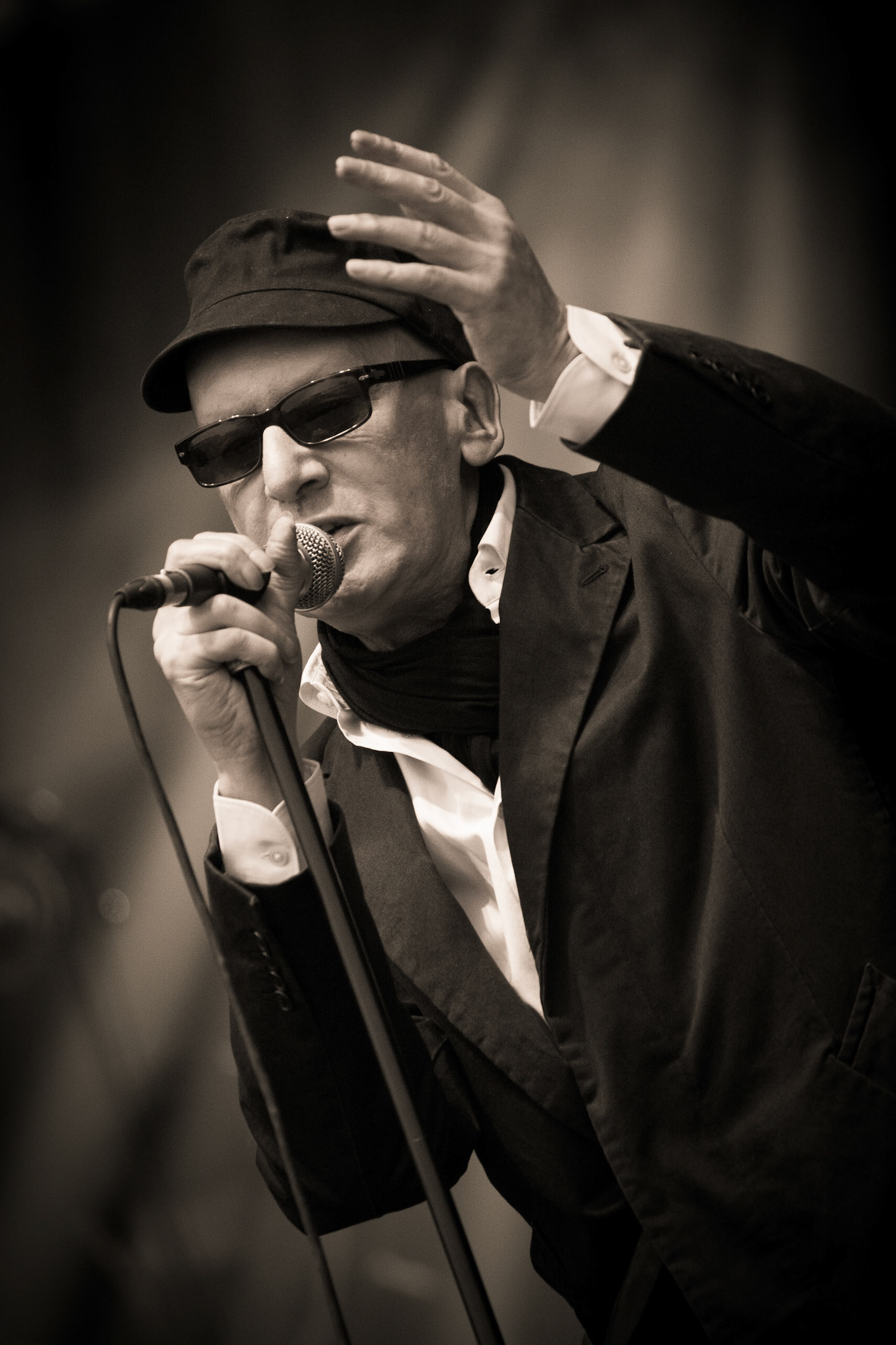ALAIN BASHUNG