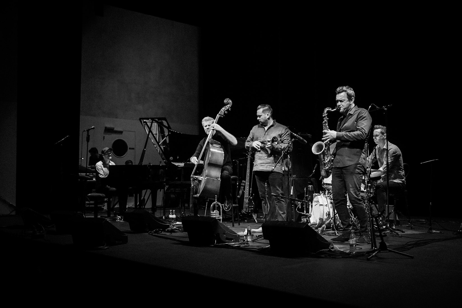 Kyle Eastwood Quintet feat Camille Bertault, Hugh Coltman, Festival Jazz Saint-Germain-des-Prés - Paris , Odéon - Théâtre de l'Europe, 16 mai 2022