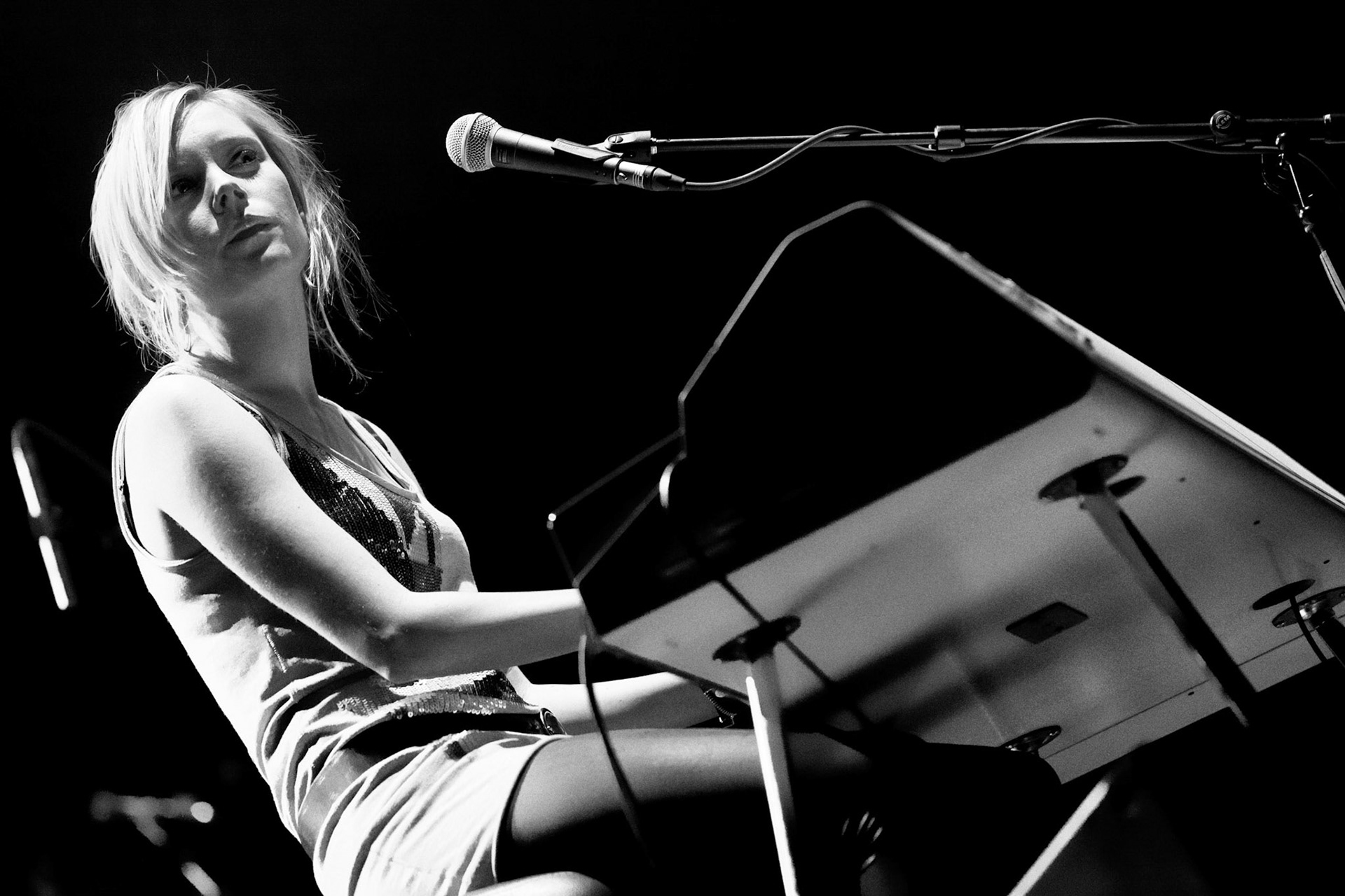 FREDRIKA STAHL - GRAND REX - Paris