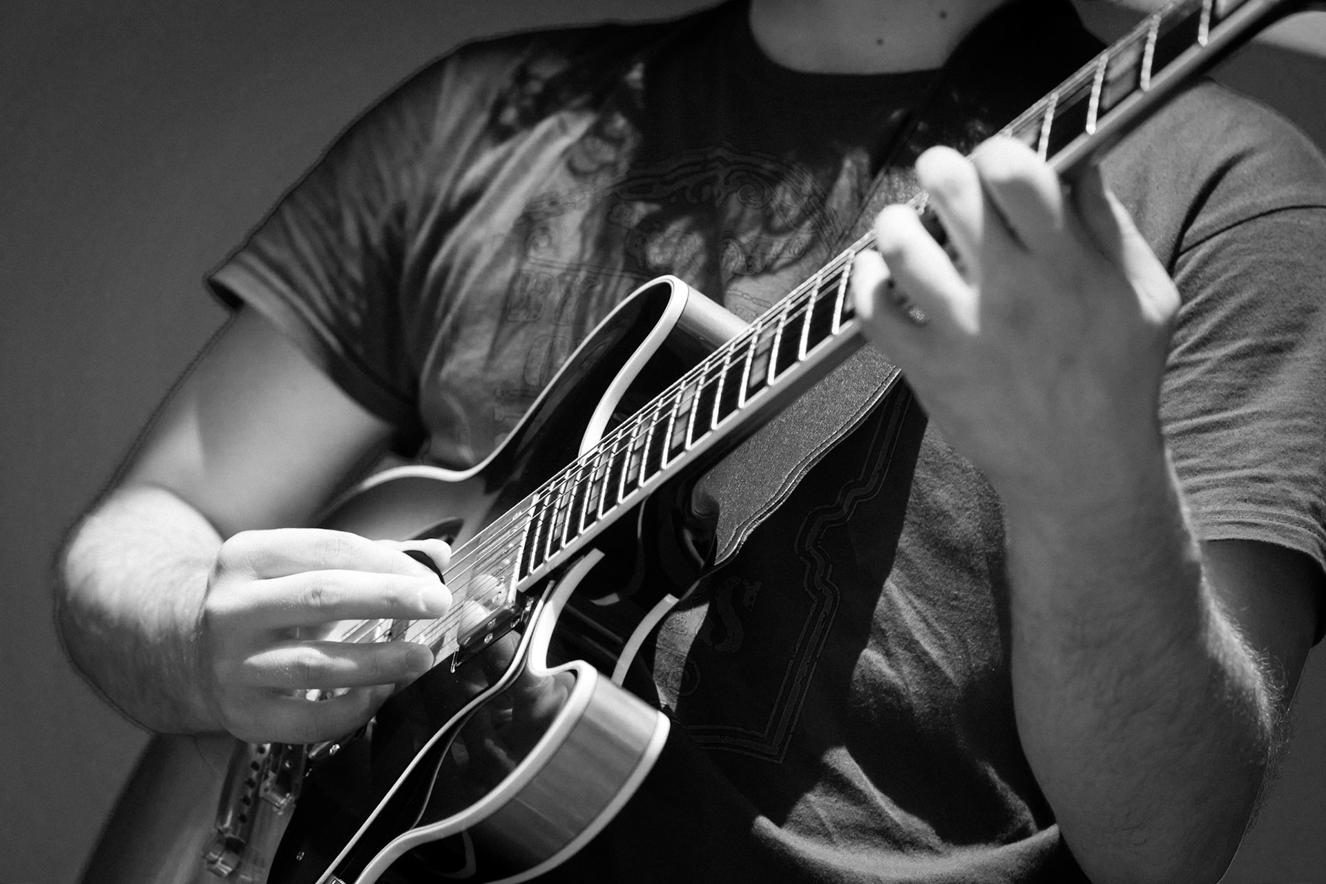 Theon Cross Trio, La Défense Jazz Festival, Parvis de la Défense, 26 mai 2019