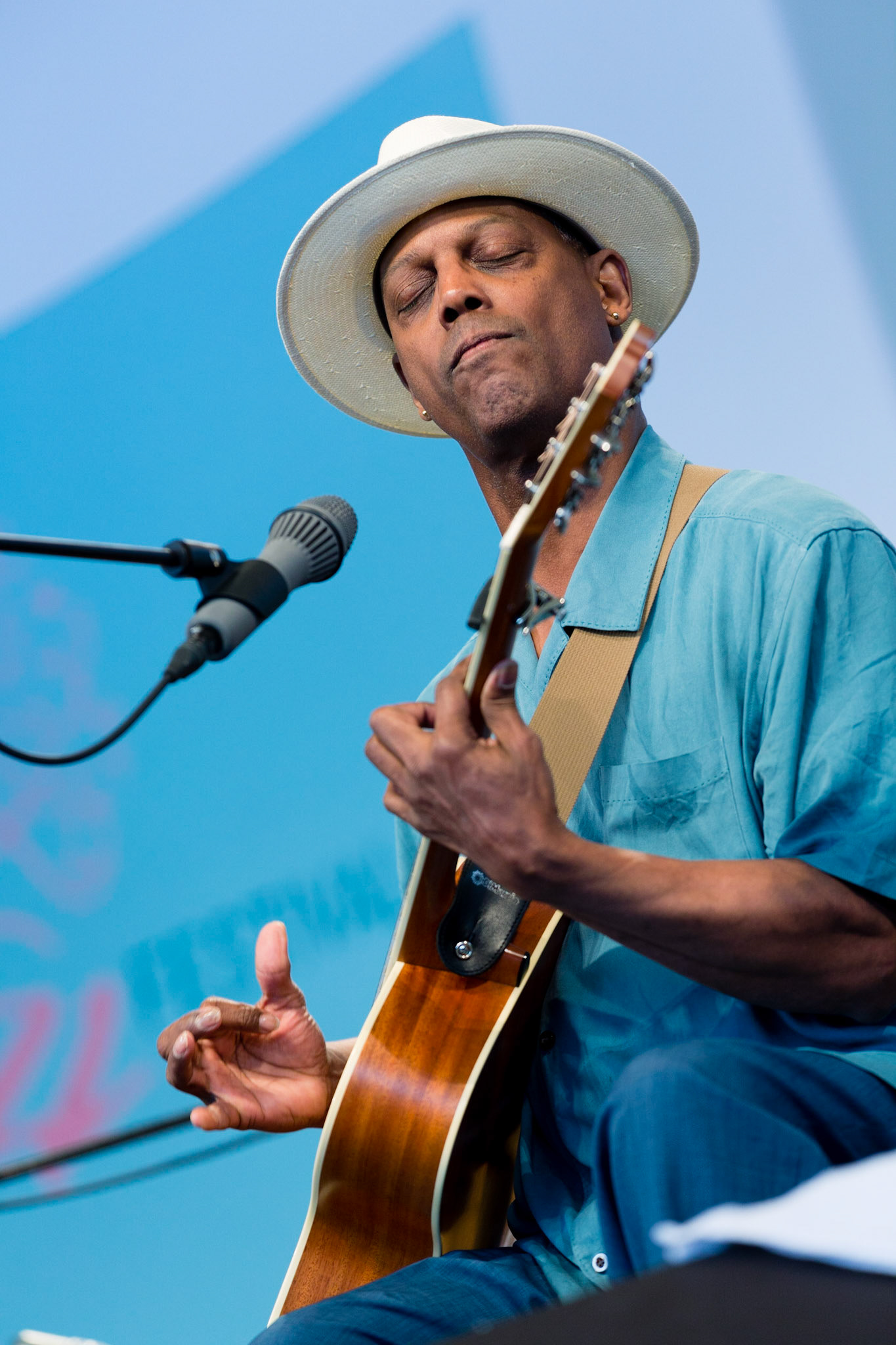 Eric Bibb - Paris Jazz Festival - Espace Delta - Parc Floral de Paris - 12 juillet 2015