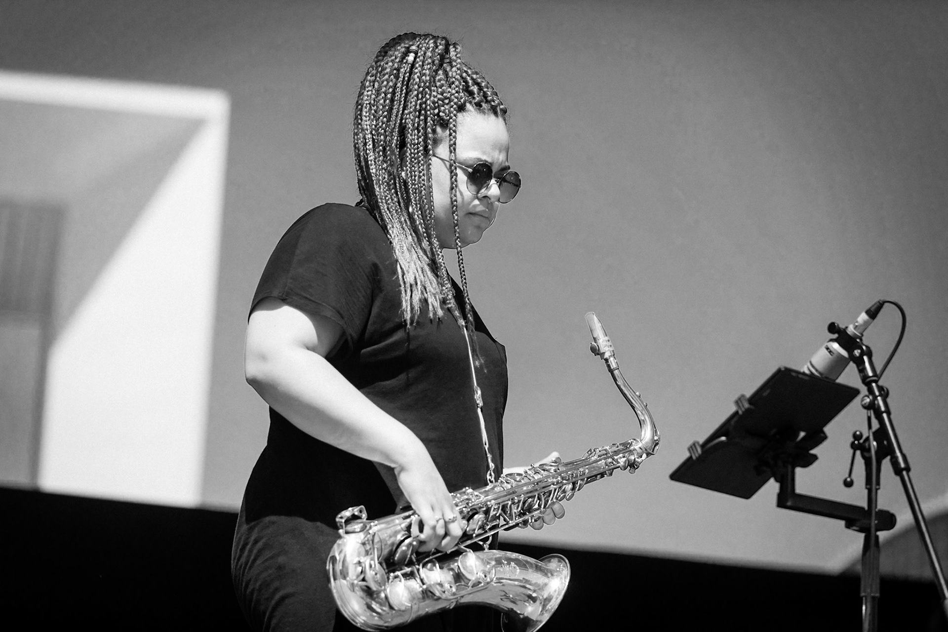 Theon Cross Trio, La Défense Jazz Festival, Parvis de la Défense, 26 mai 2019