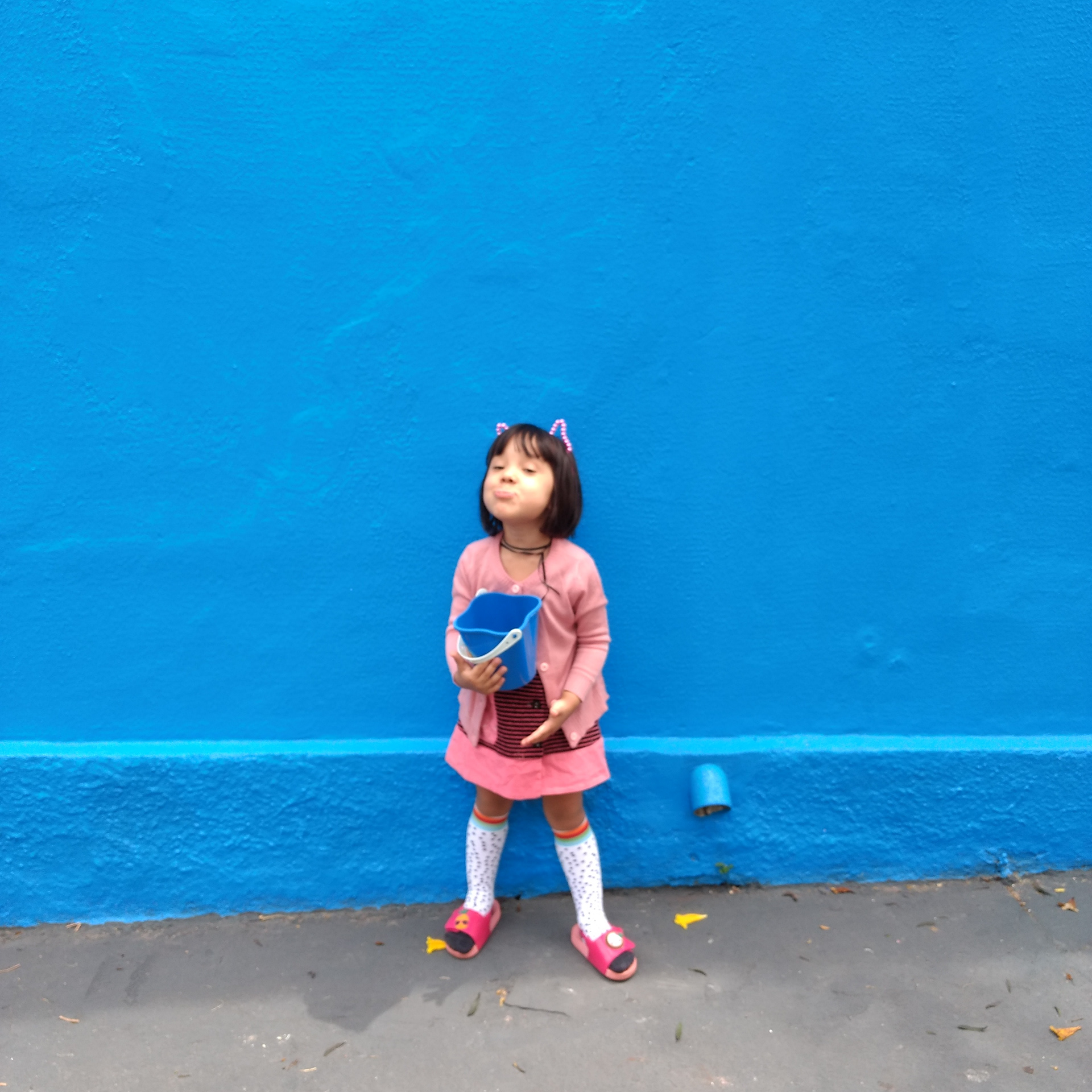 strike a pose - the middle princess child