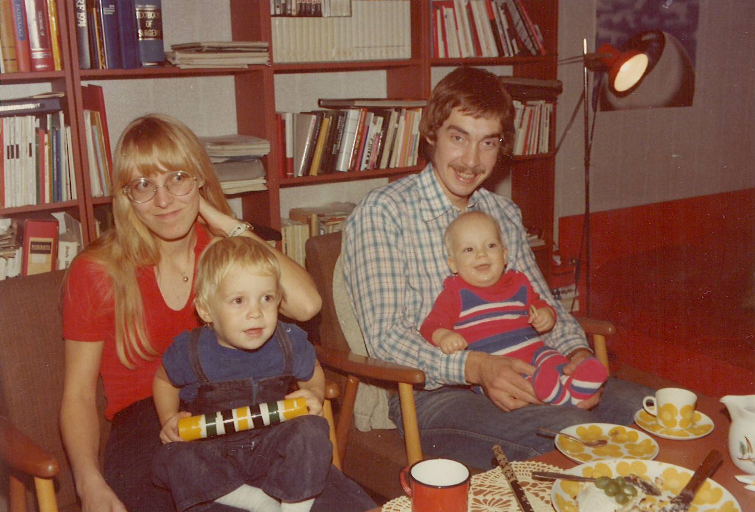 Katja, Jouko ja Saku Aalto 24.10.76