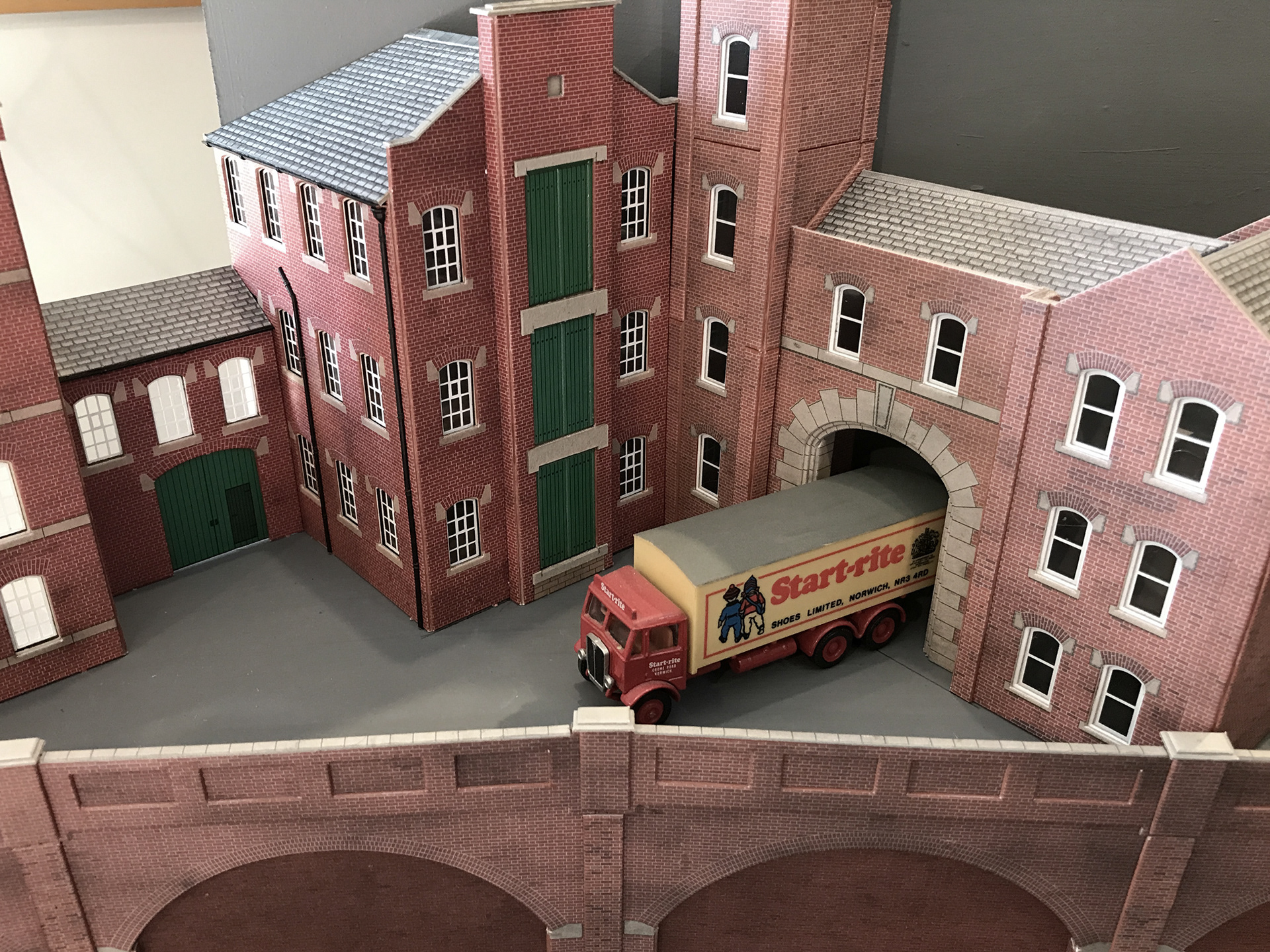 Kit-bashed Metcalfe Factory