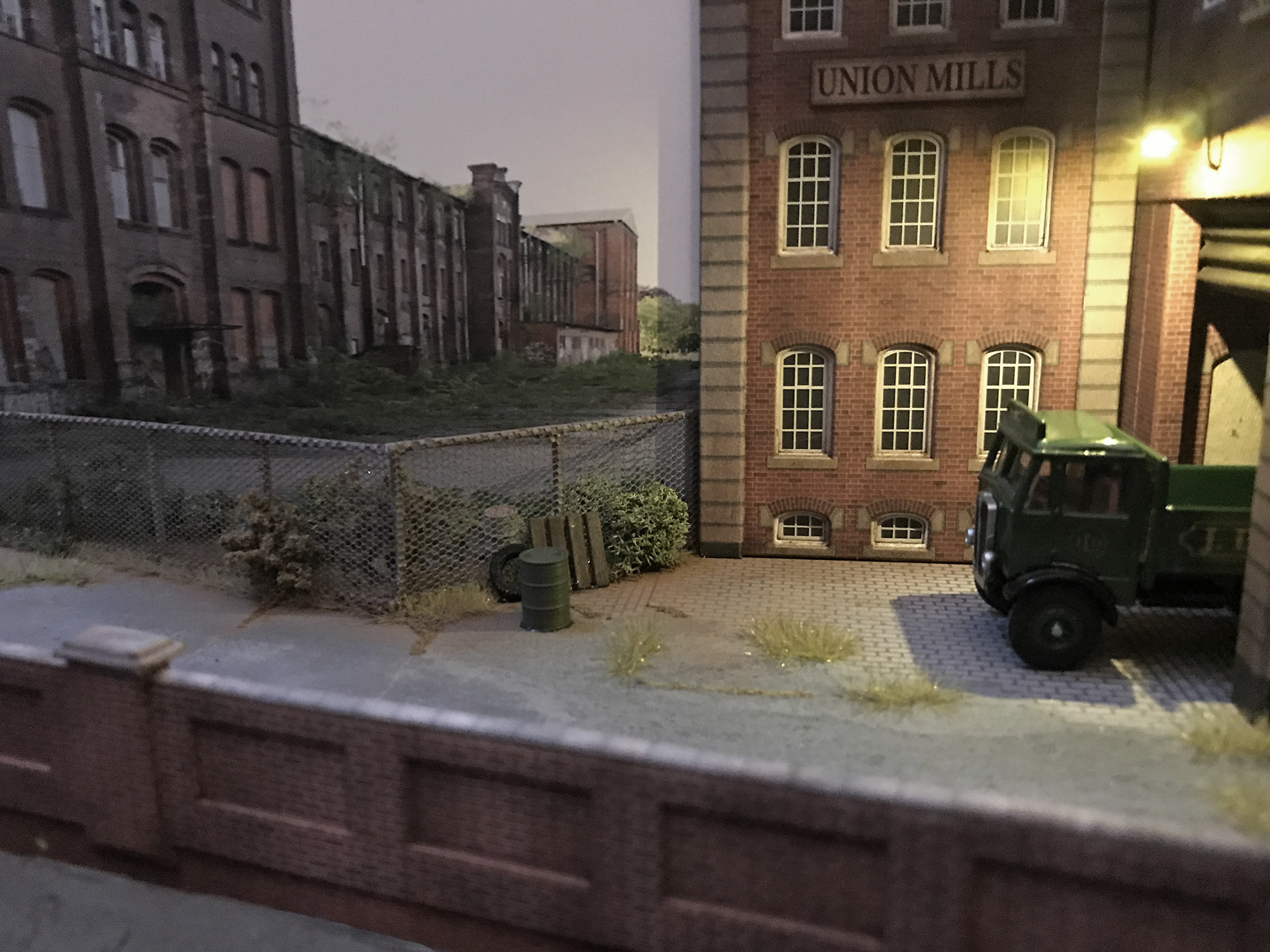 Kit-bashed Metcalfe Factory