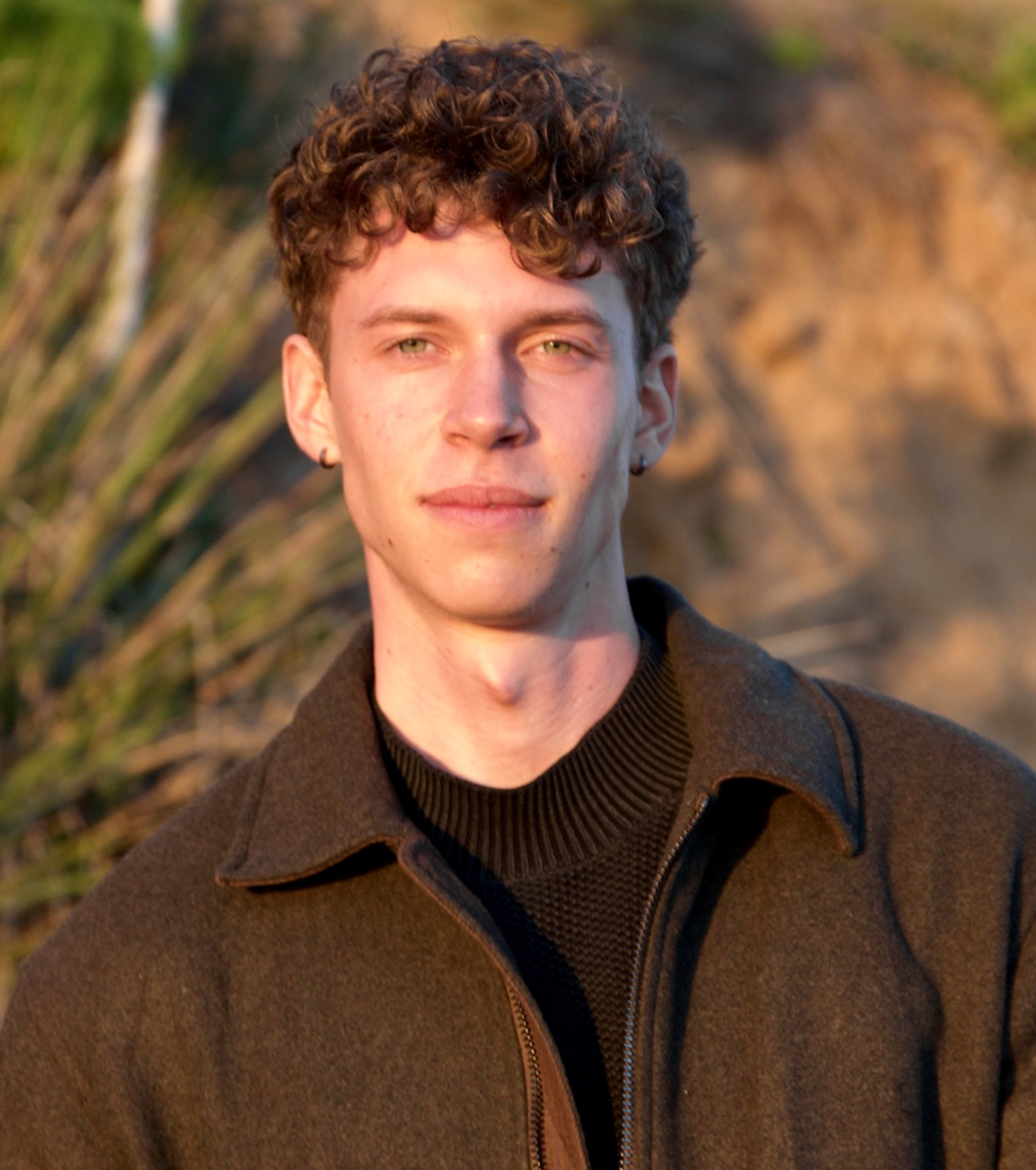 Ein Portraitfoto des Regisseurs des Films "narben", Joshua Haiden.