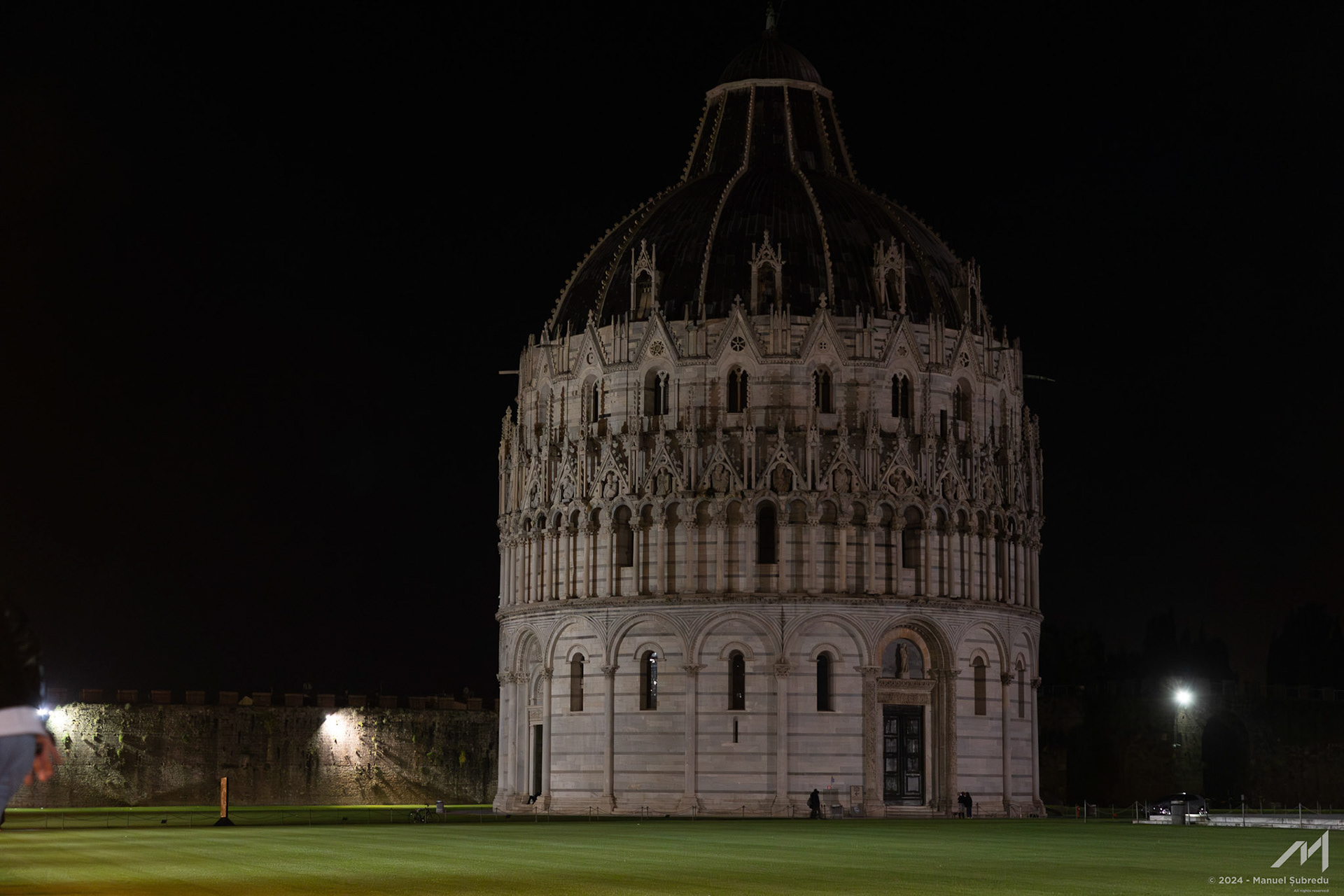 Battistero di San Giovanni by night