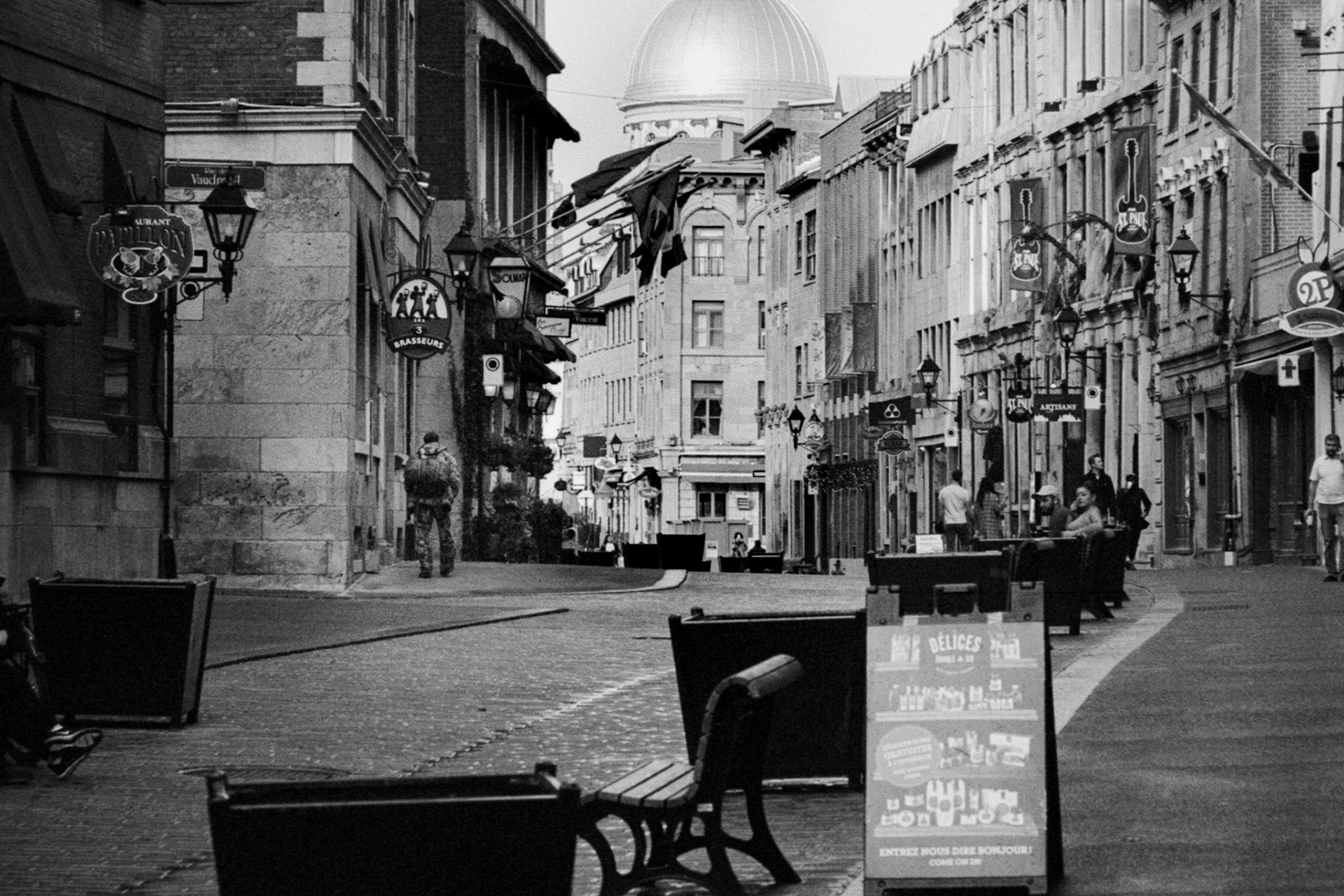 Negative Lab Pro v2.3.0 | Color Model: B+W | Pre-Sat: 1 | Tone Profile: LAB - Standard | WB: Auto-Neutral | LUT: Frontier