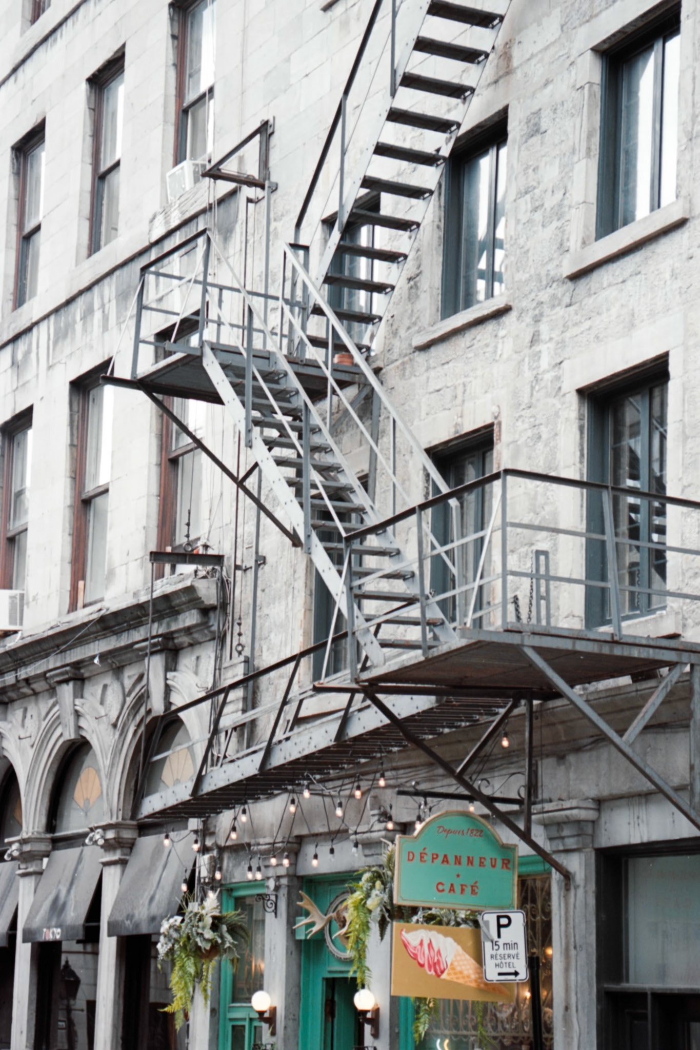 Negative Lab Pro v2.4.2 | Color Model: Basic | Pre-Sat: 1 | Tone Profile: LAB - Standard | WB: Auto-Neutral | LUT: Frontier