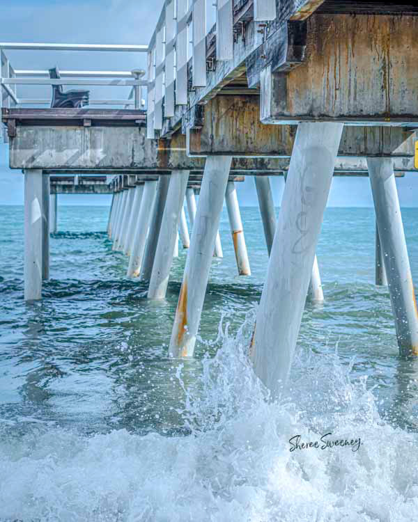Splash on Pylon, Torquay