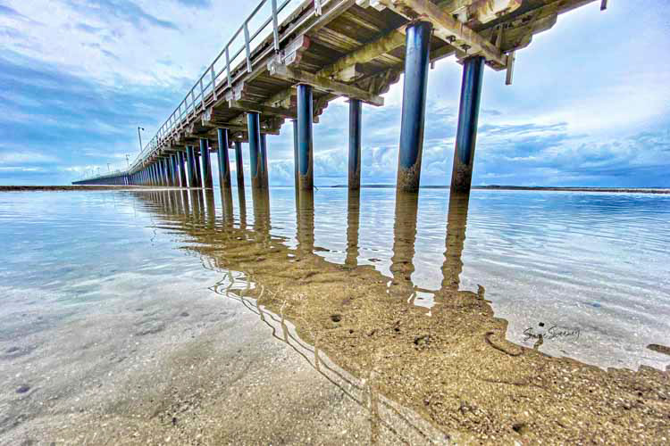 Metallic Blue Pier, Urangan