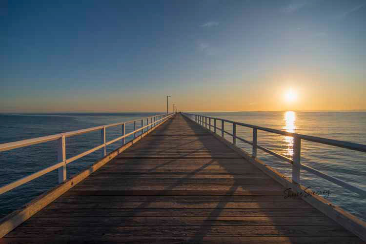 Dawn Symphony, Urangan Pier