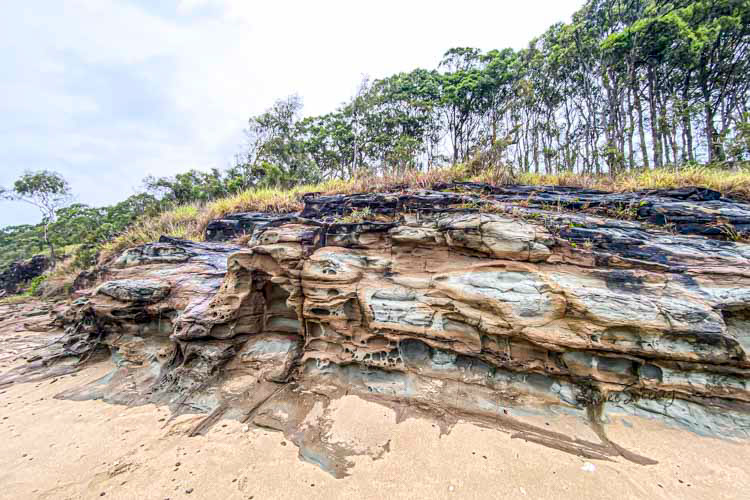 On the Rocks, Point Vernon