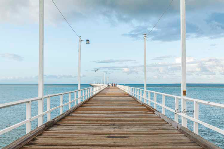 Pier in Diva Blue, Urangan