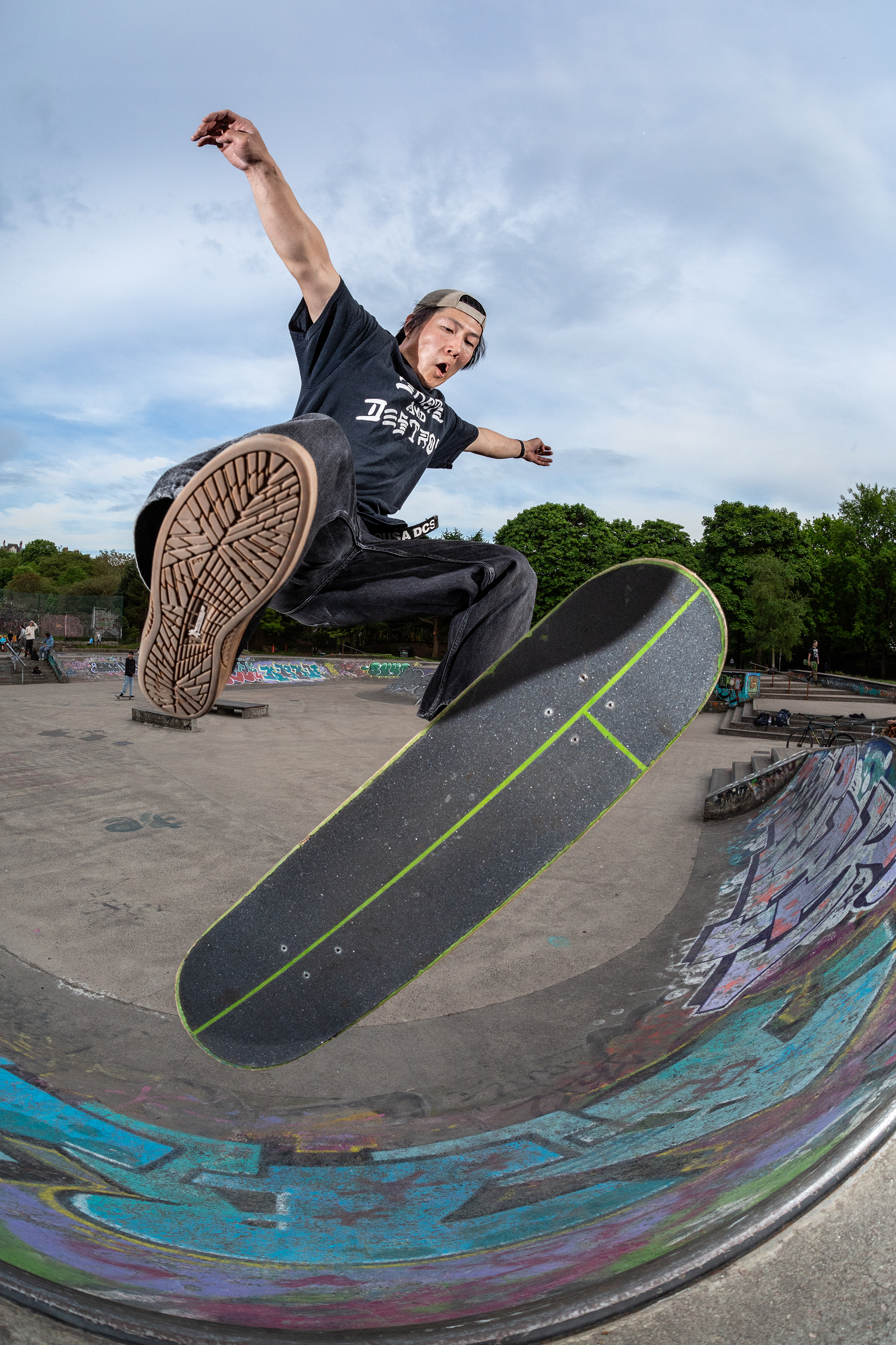 Oskar, Treatment Skateboards