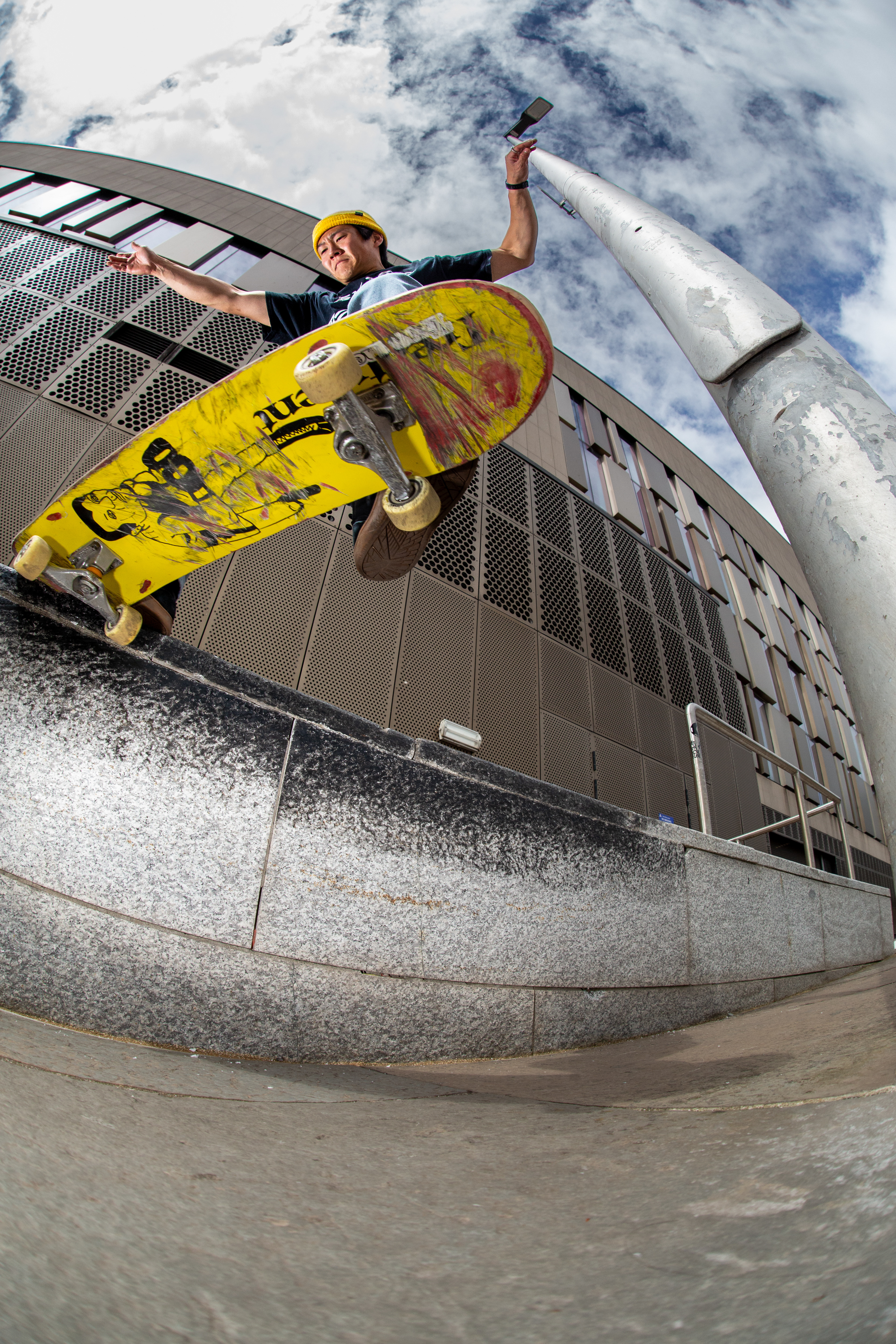 Oskar, Treatment Skateboards