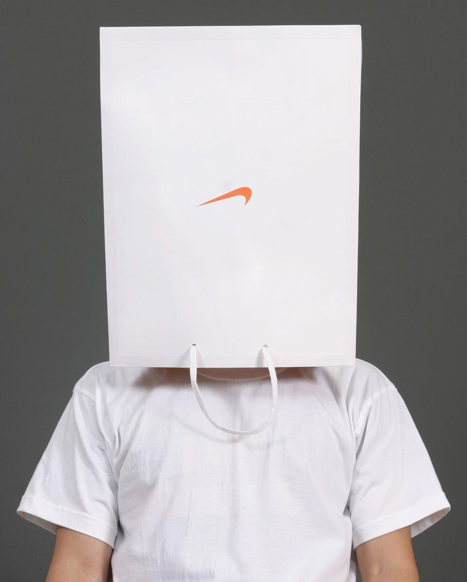 International Swallow, C-print, 64 cm x 50 cm, 2007