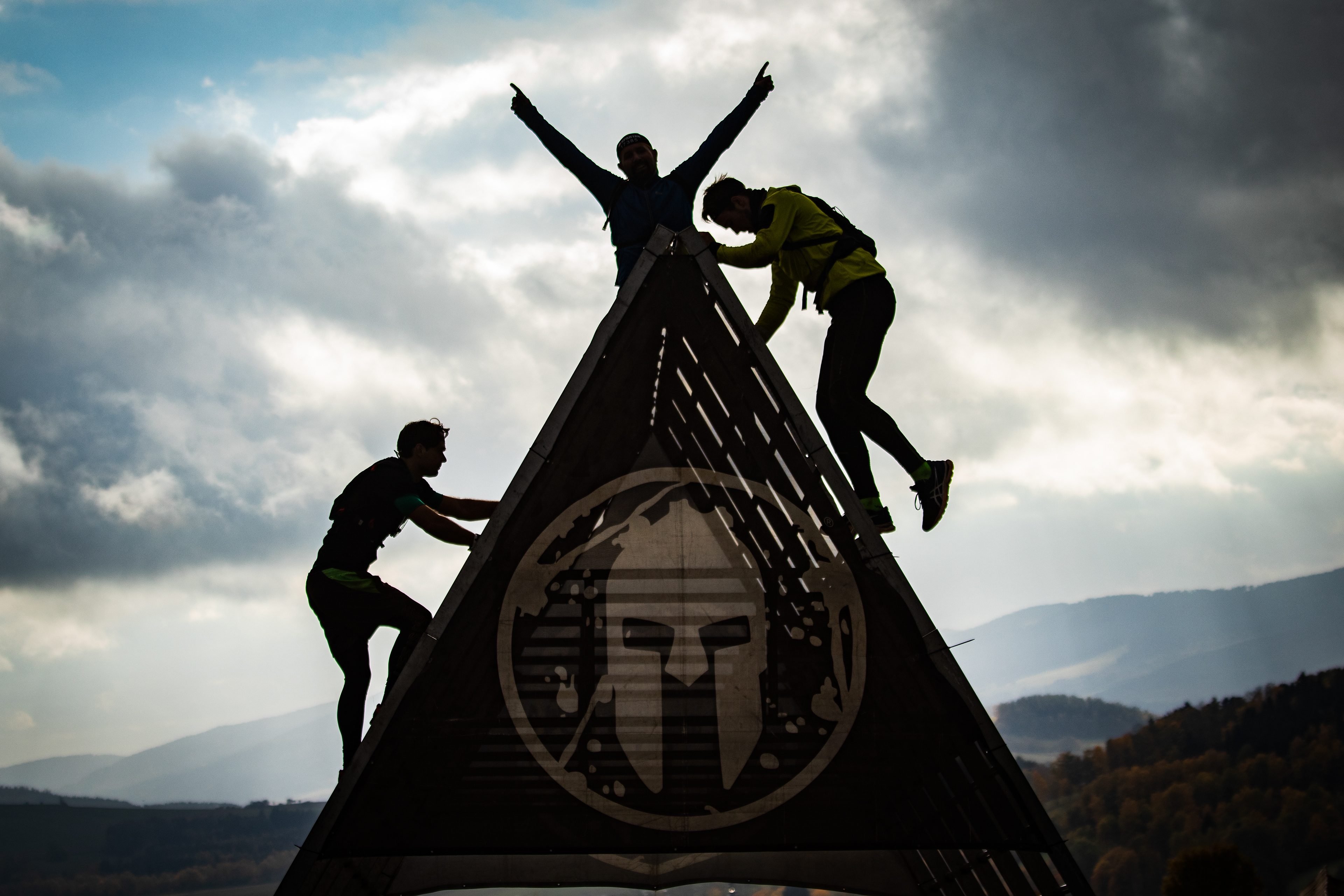 závod, závodníci, překážka, nebe, spartan race, radost, vítězství