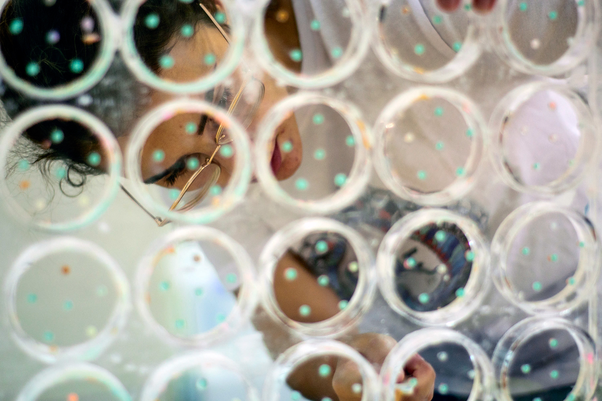 Slime PT. Entrevista Carolina e Jorge Sietra (fabricantes). Preparação de Slime. Santa Marta do Pinhal. Corroios.  29.Set.2018