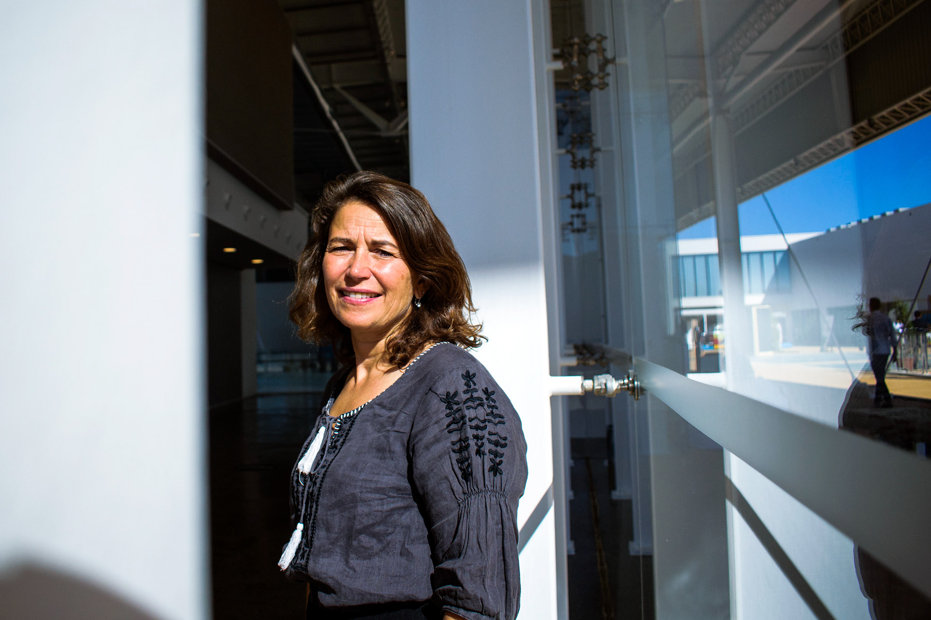 Entrevista Robin Teigland, professora de Administração de Empresas e co-directora do Centro de Estratégia e Competitividade. Campus Carcavelos. Lisboa. 09.Out.2018