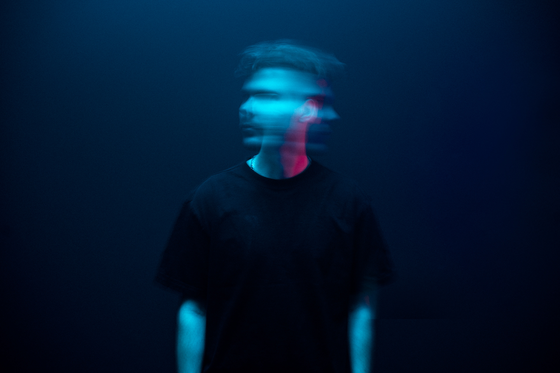 DISCRETE STUDIO SHOOT