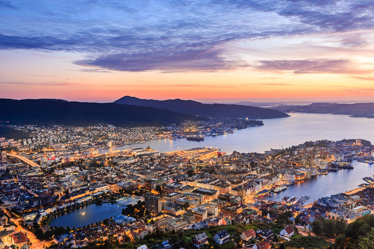 Bergen bei Nacht - Norwegen