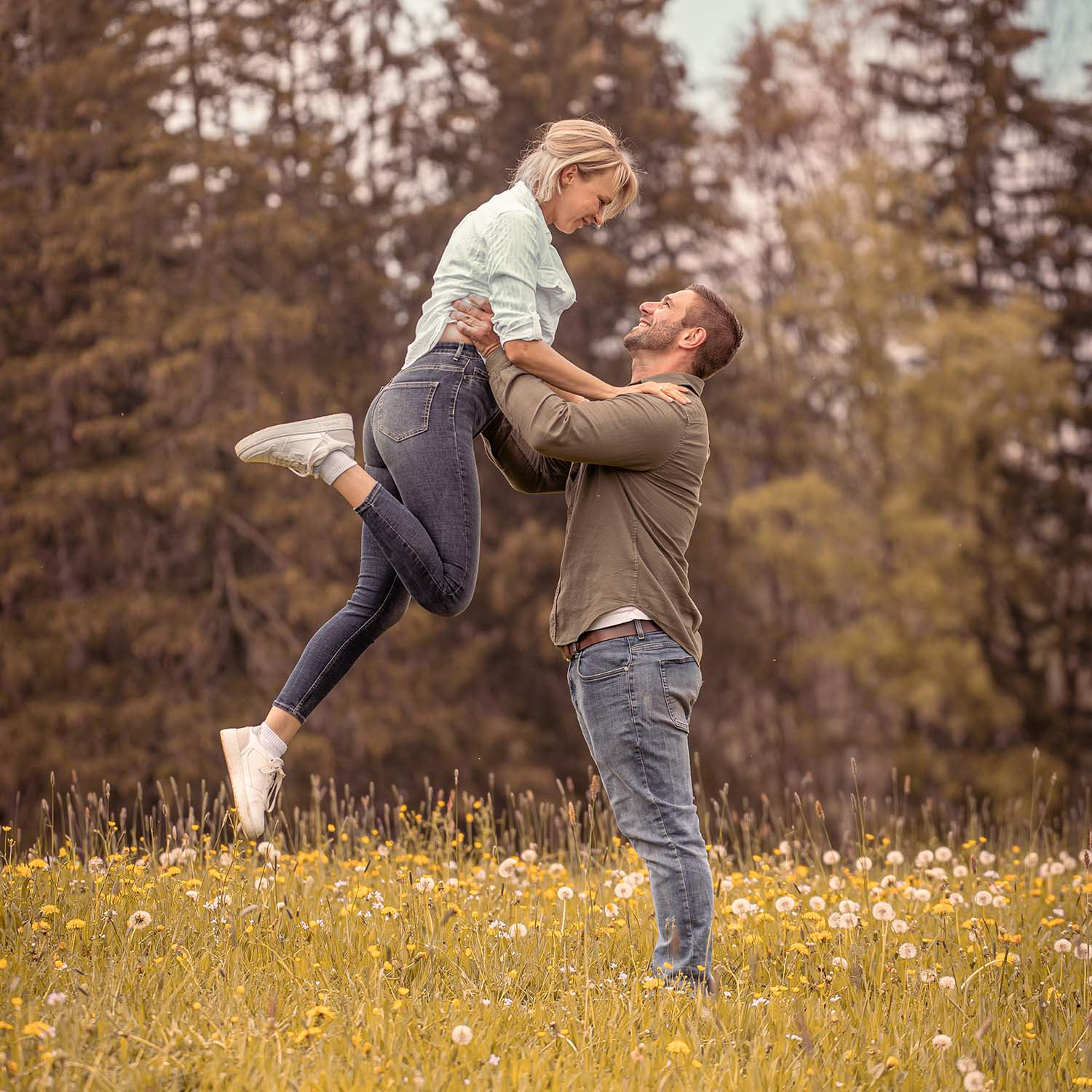Glückliches Ehepaar im Oberallgäu