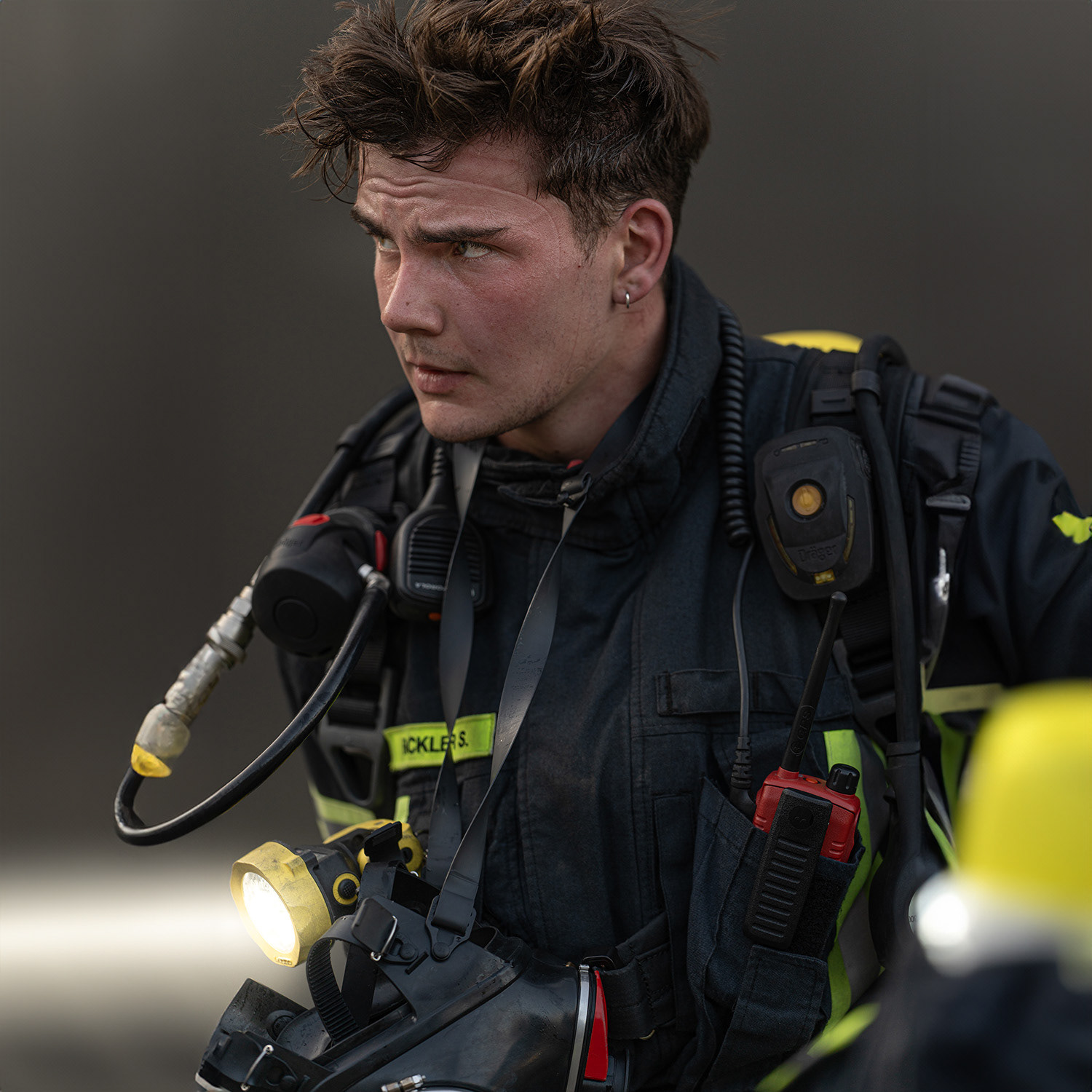 Feuerwehrmann bei einer Einsatzübung in Kempten