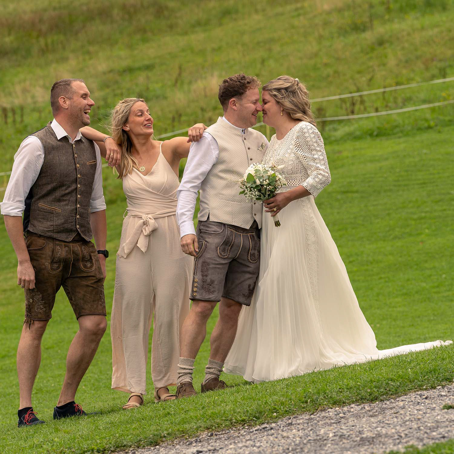 Trachtenhochzeit im Alpenraum