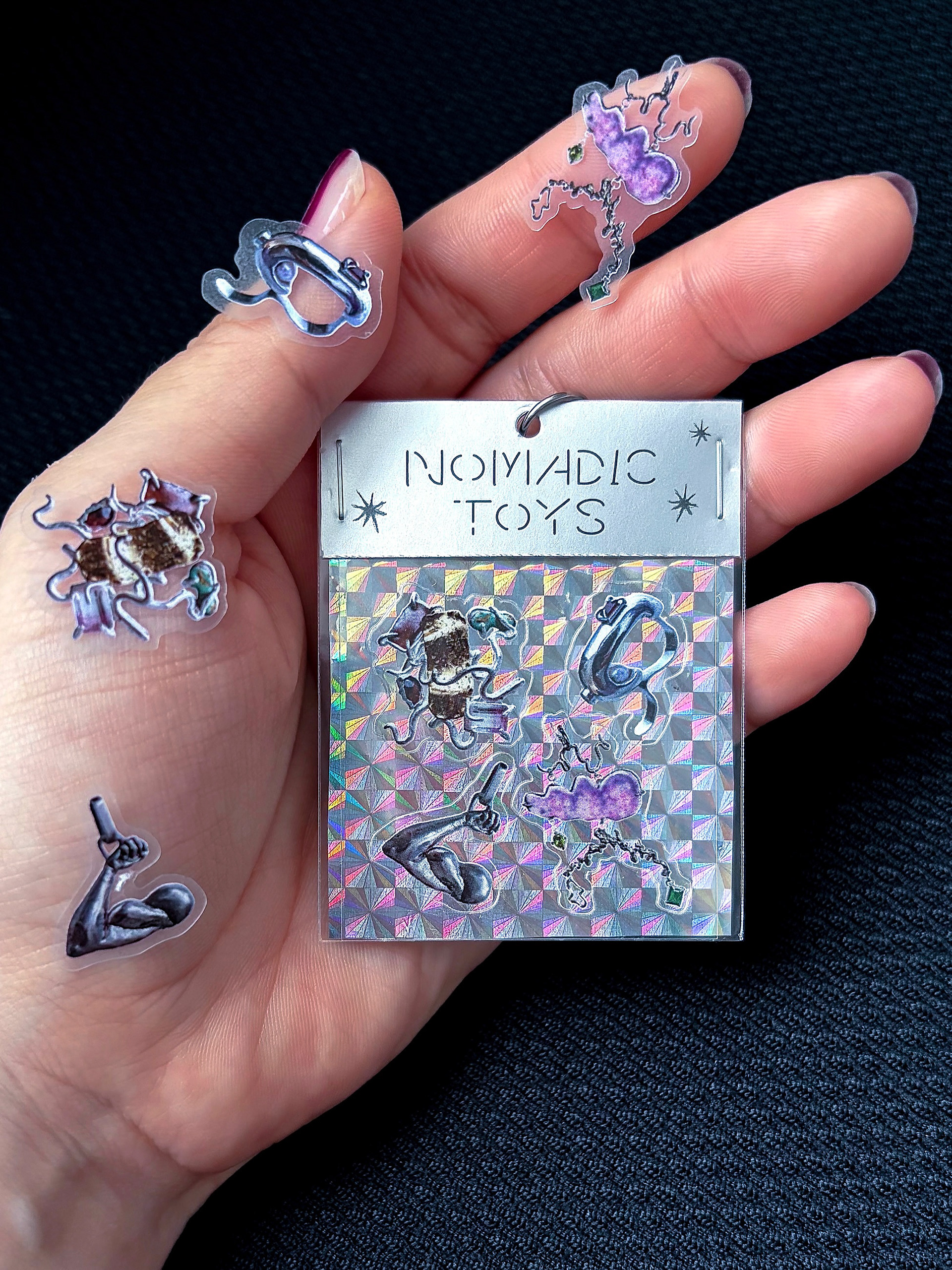 ㉝NOMADIC TOYS