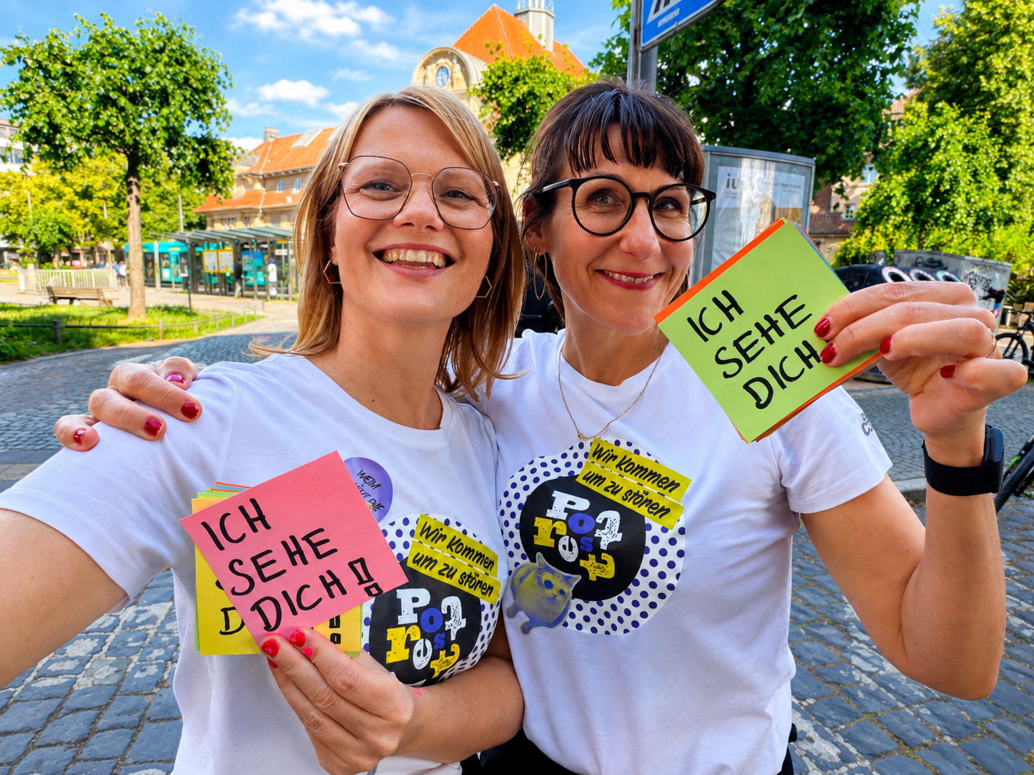 Prof. Annelie Franke und Prof. Tanja Godlewsky in ihrem Workshop "Wir kommen um zu stören"
