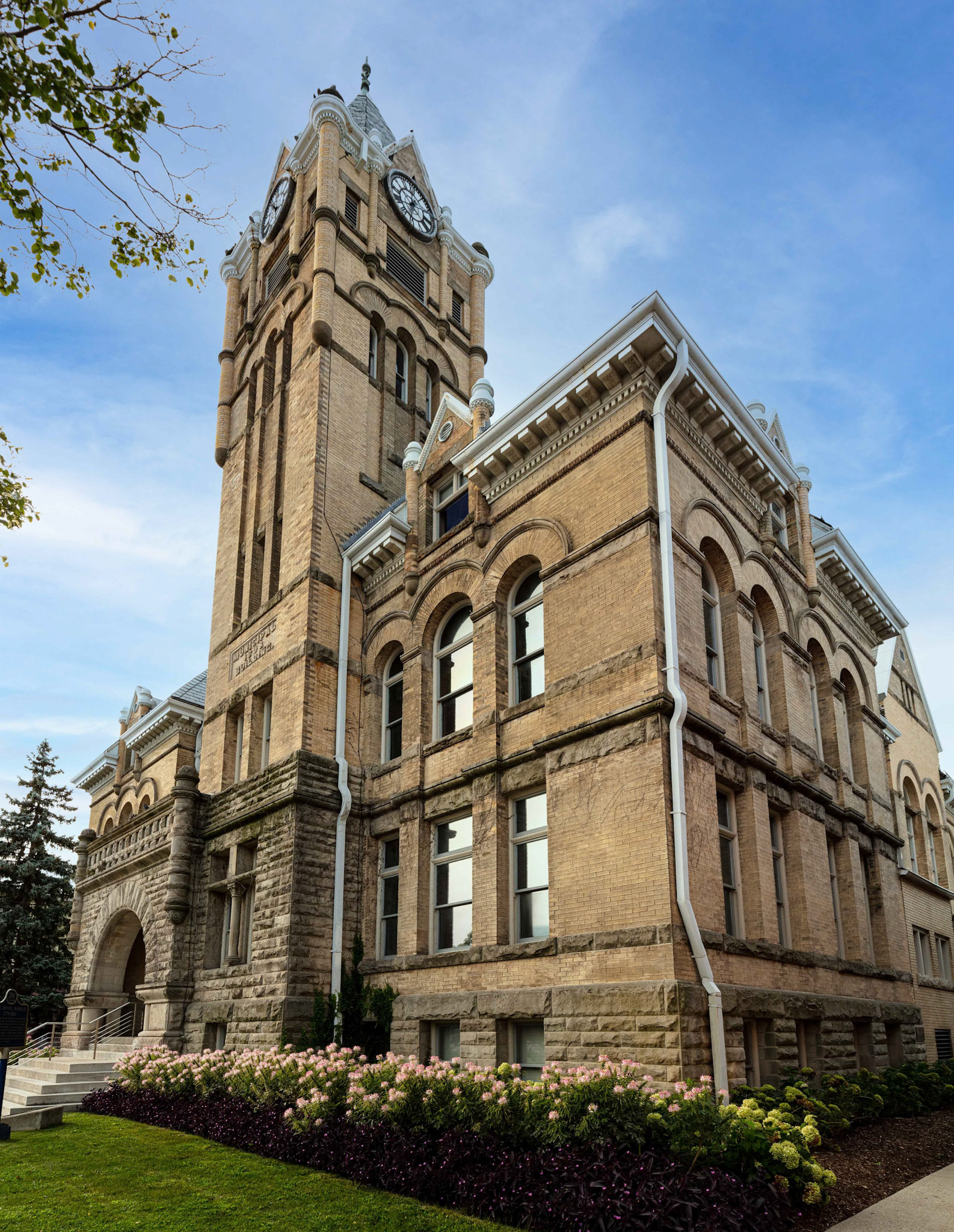 St. Thomas City Hall 8