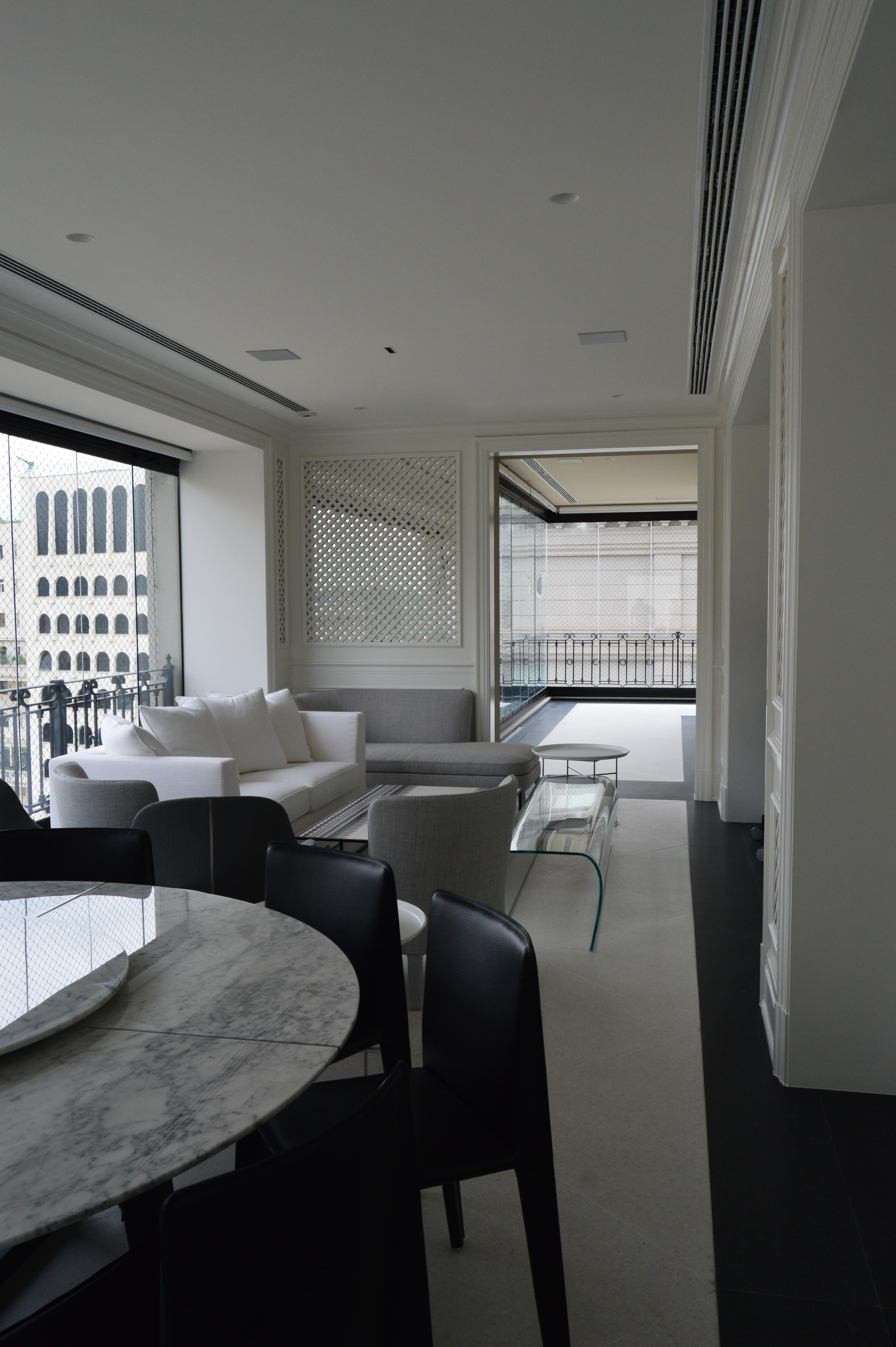 Varanda - Projeto AKP - Rodapés, rodameios, boiseries, portas e guarnições