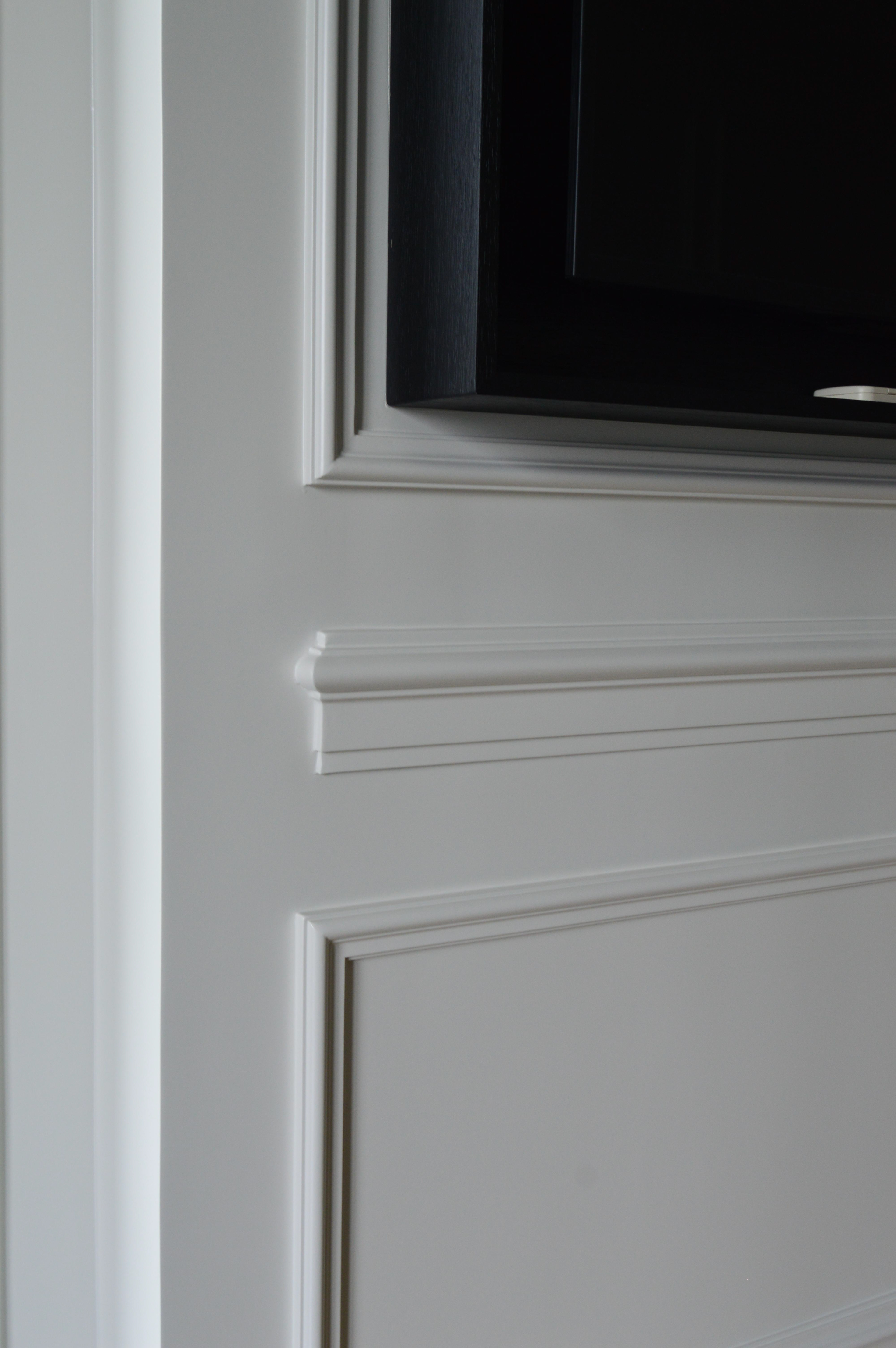 Quarto - Projeto AKP - Detalhe molduras e caixa TV