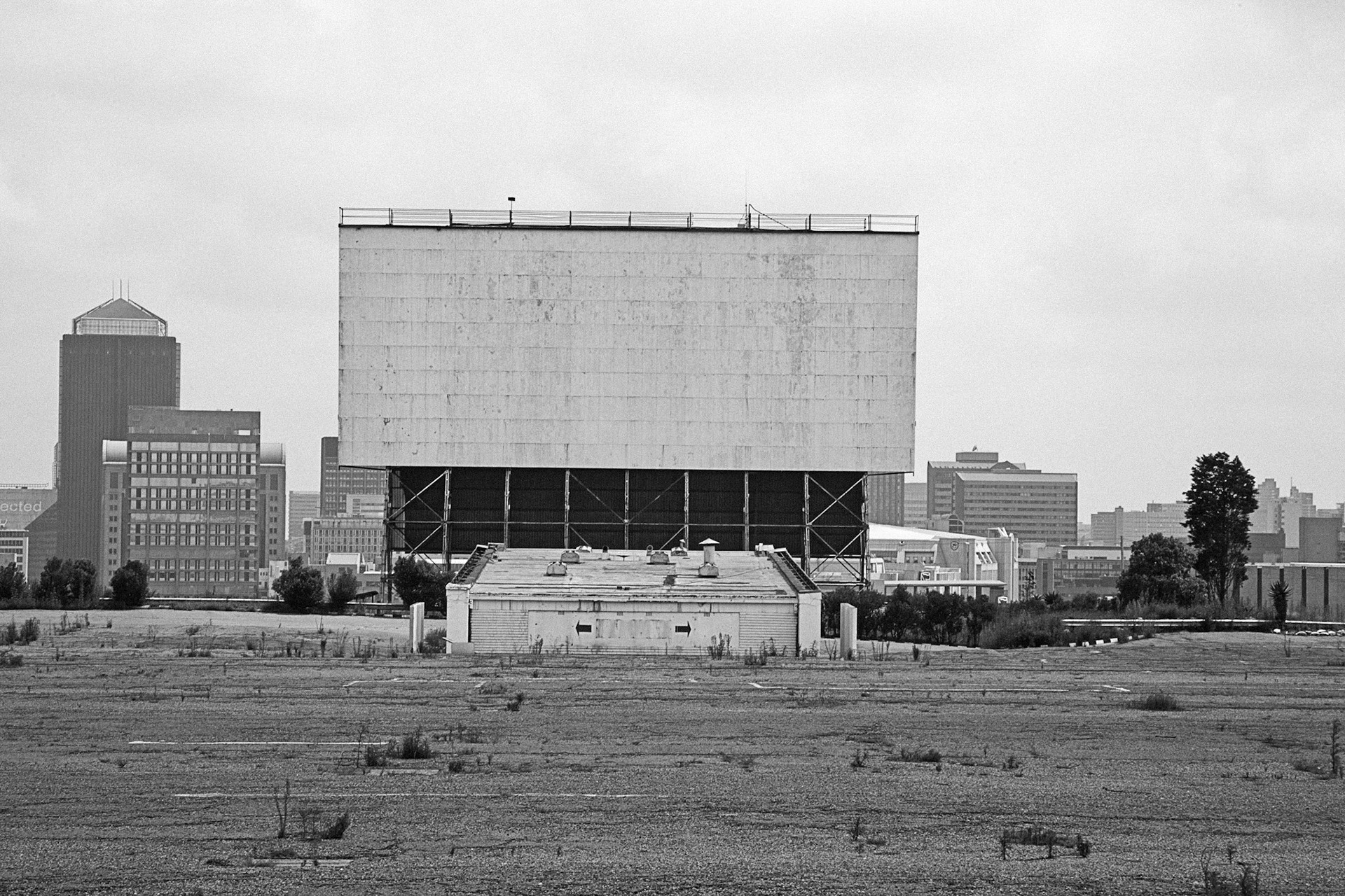 Eyes-Wide-Shut-(Top-Star-Drive-in)