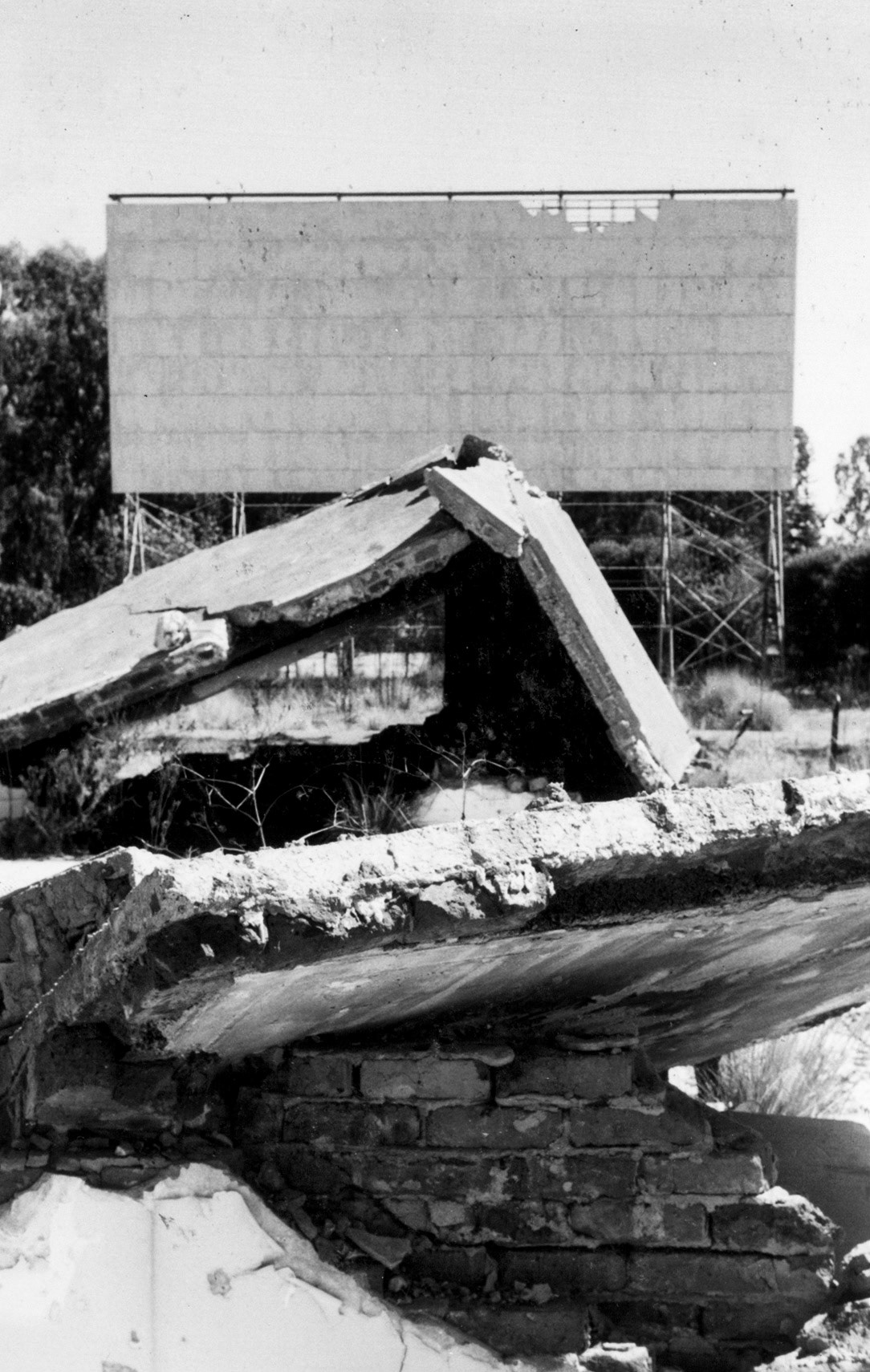 Cracked-up-(Newcastle-Drive-in)