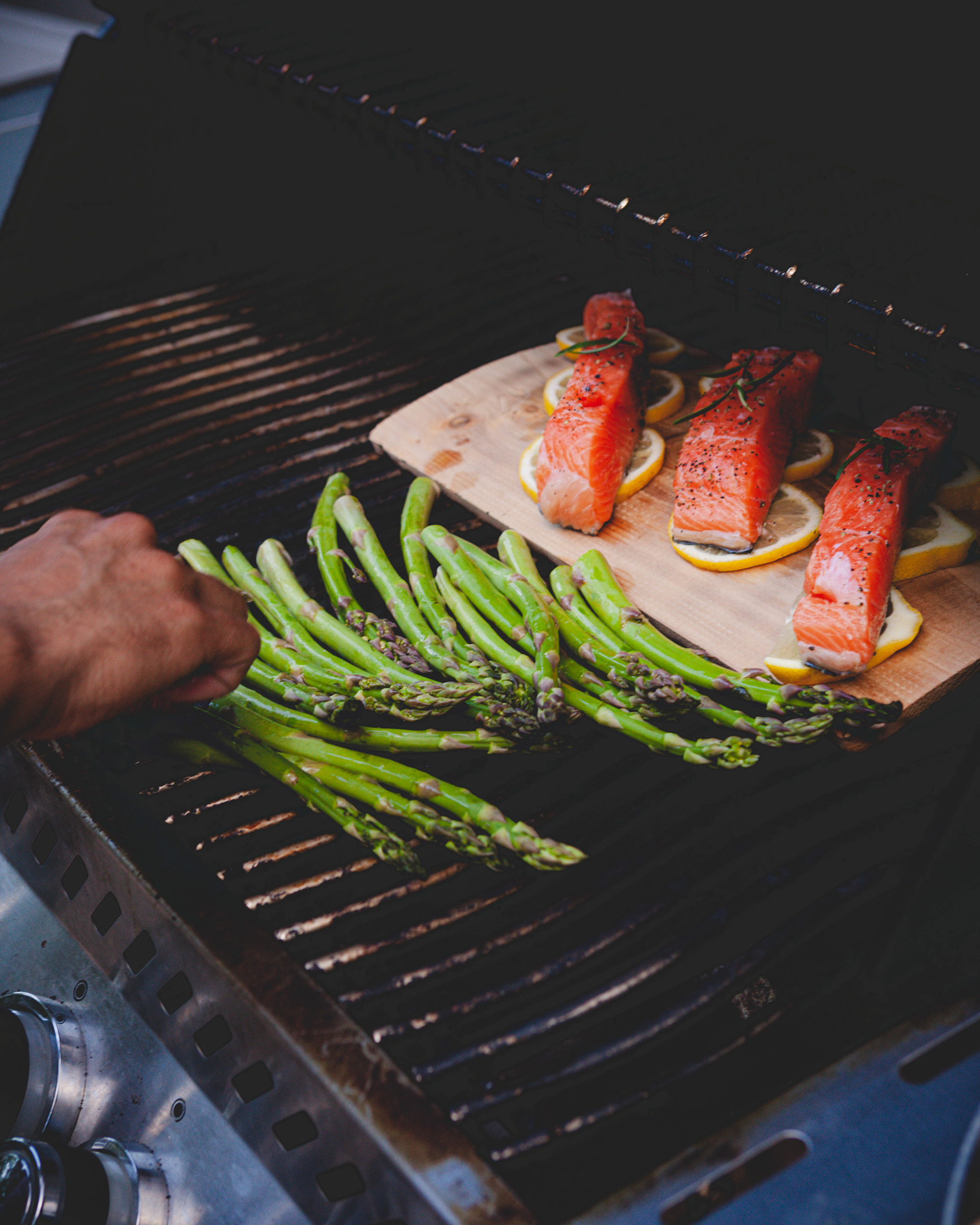 Food photography - salmon & asparagus