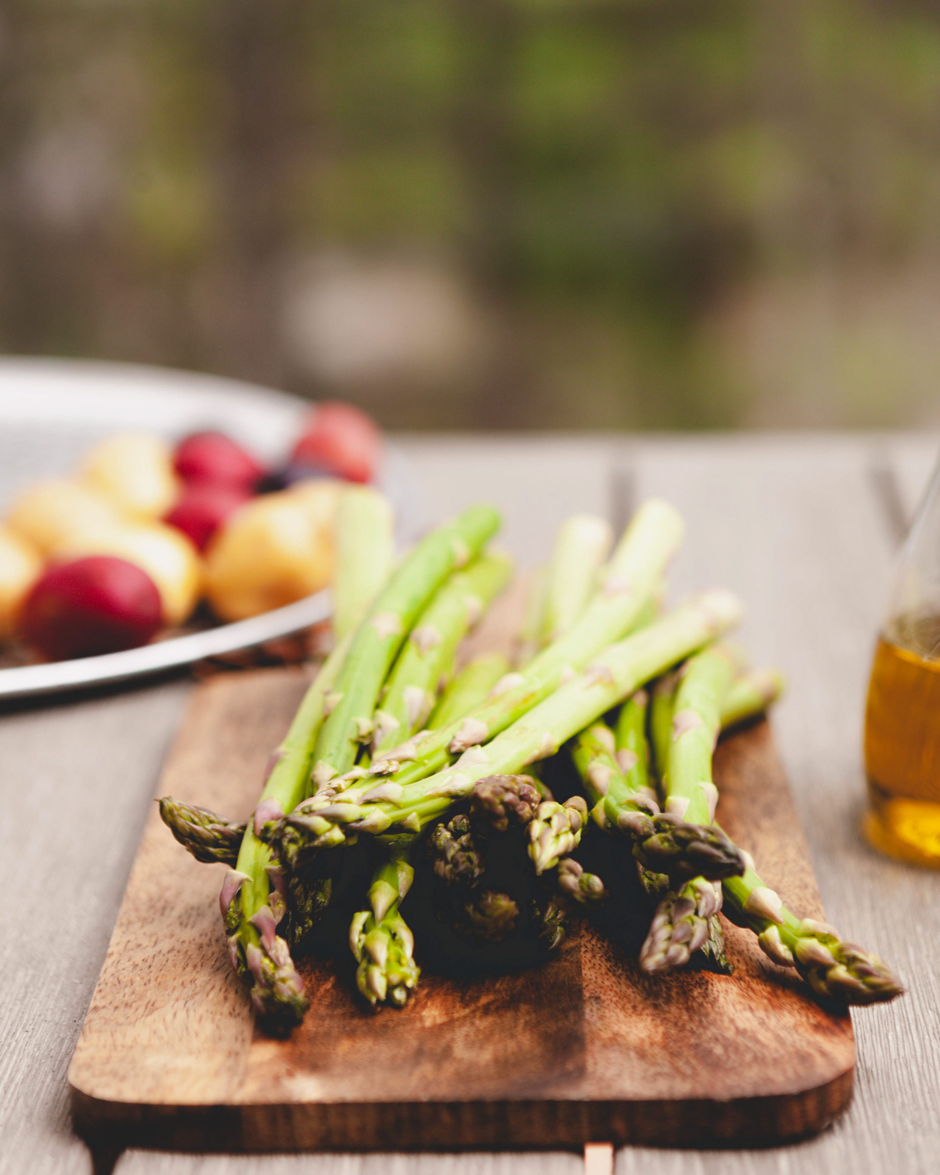 Natural food photography - asparagus