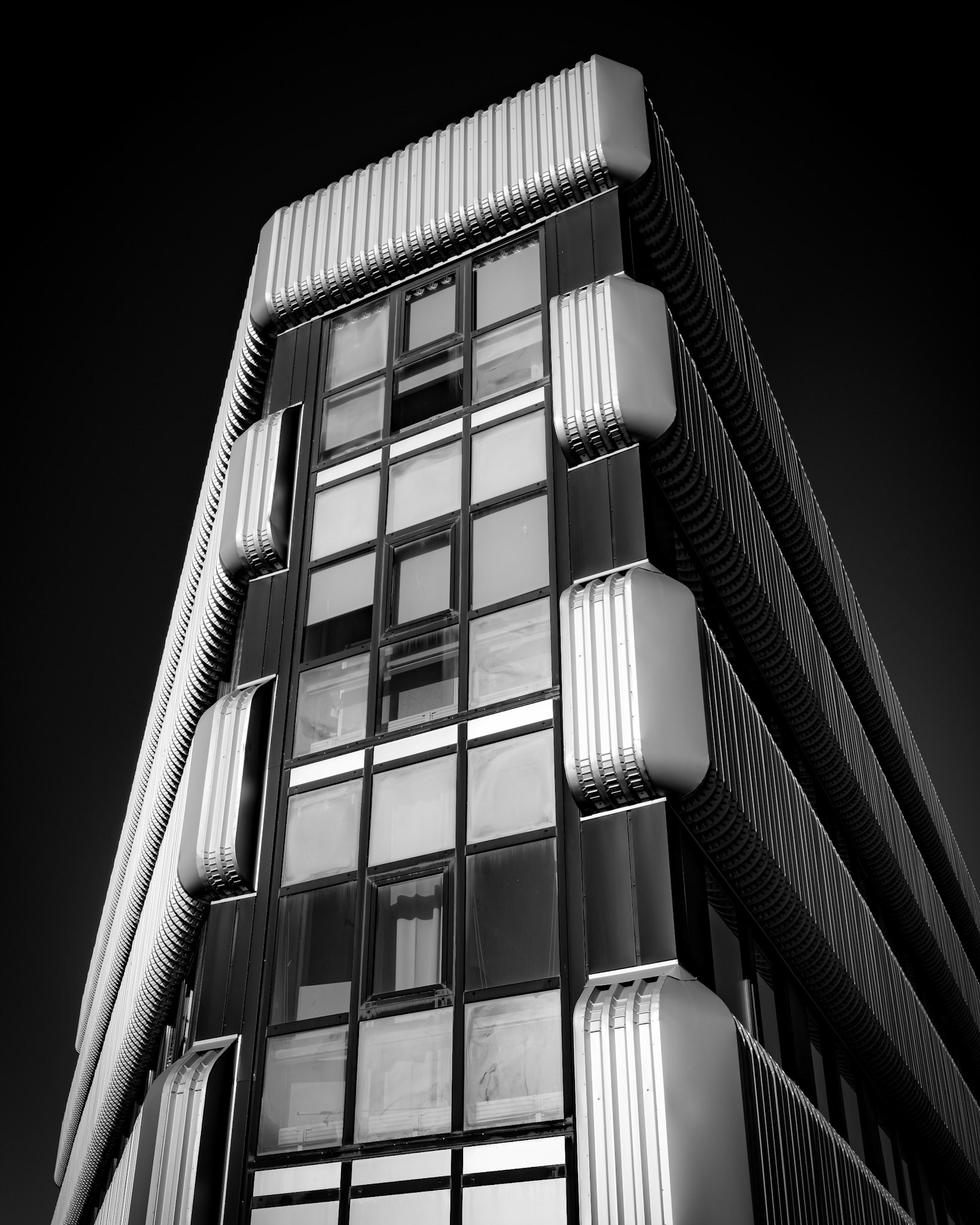 I gjentakelsen dukker nyansene opp, i det samme fins forskjellen. Jostein Gjertsen