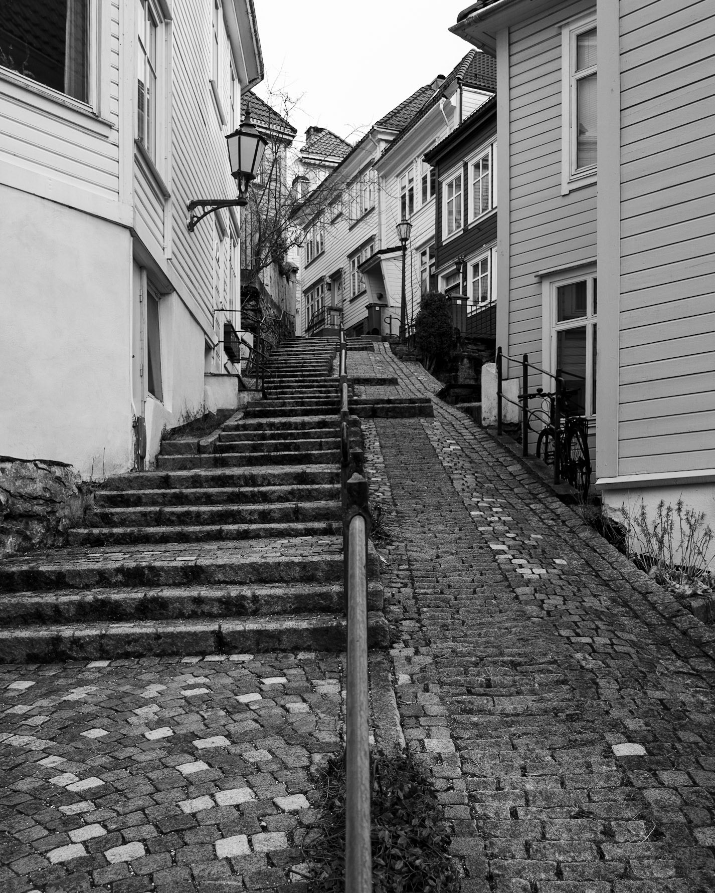 "Tro er å ta det første skrittet selv når du ikke ser hele trappen."  Martin Luther King