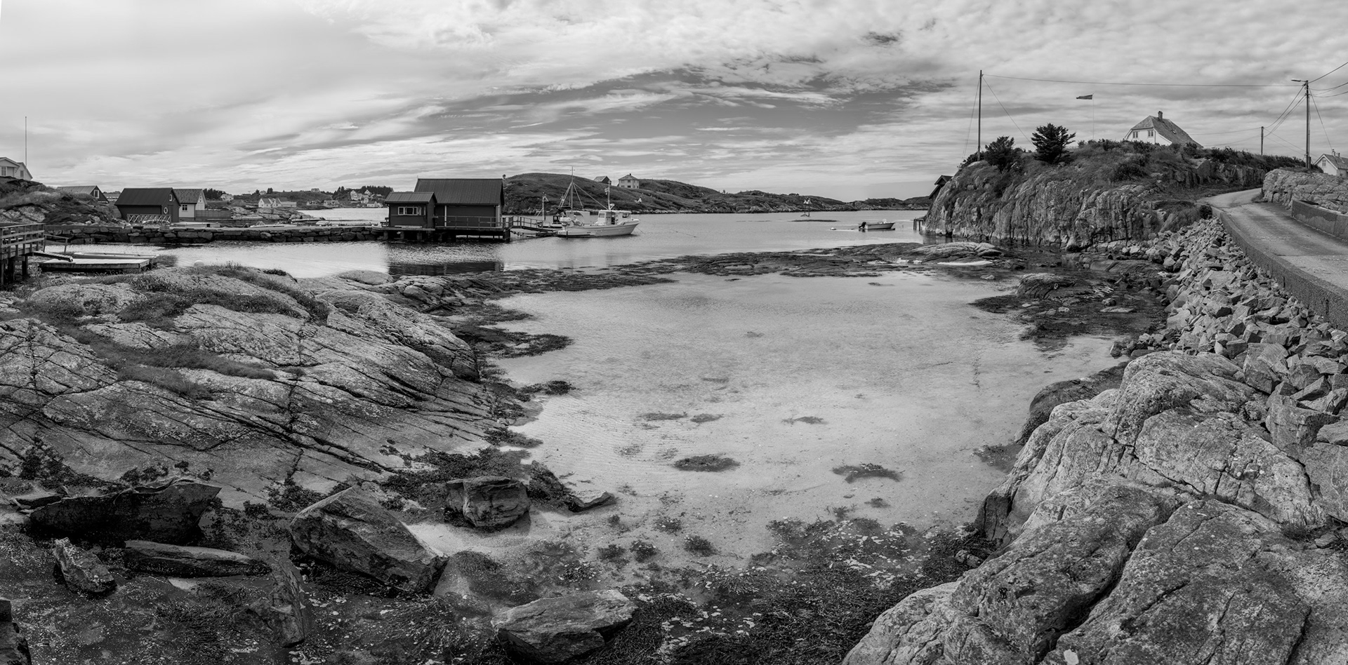 Moldøyna til høyre.