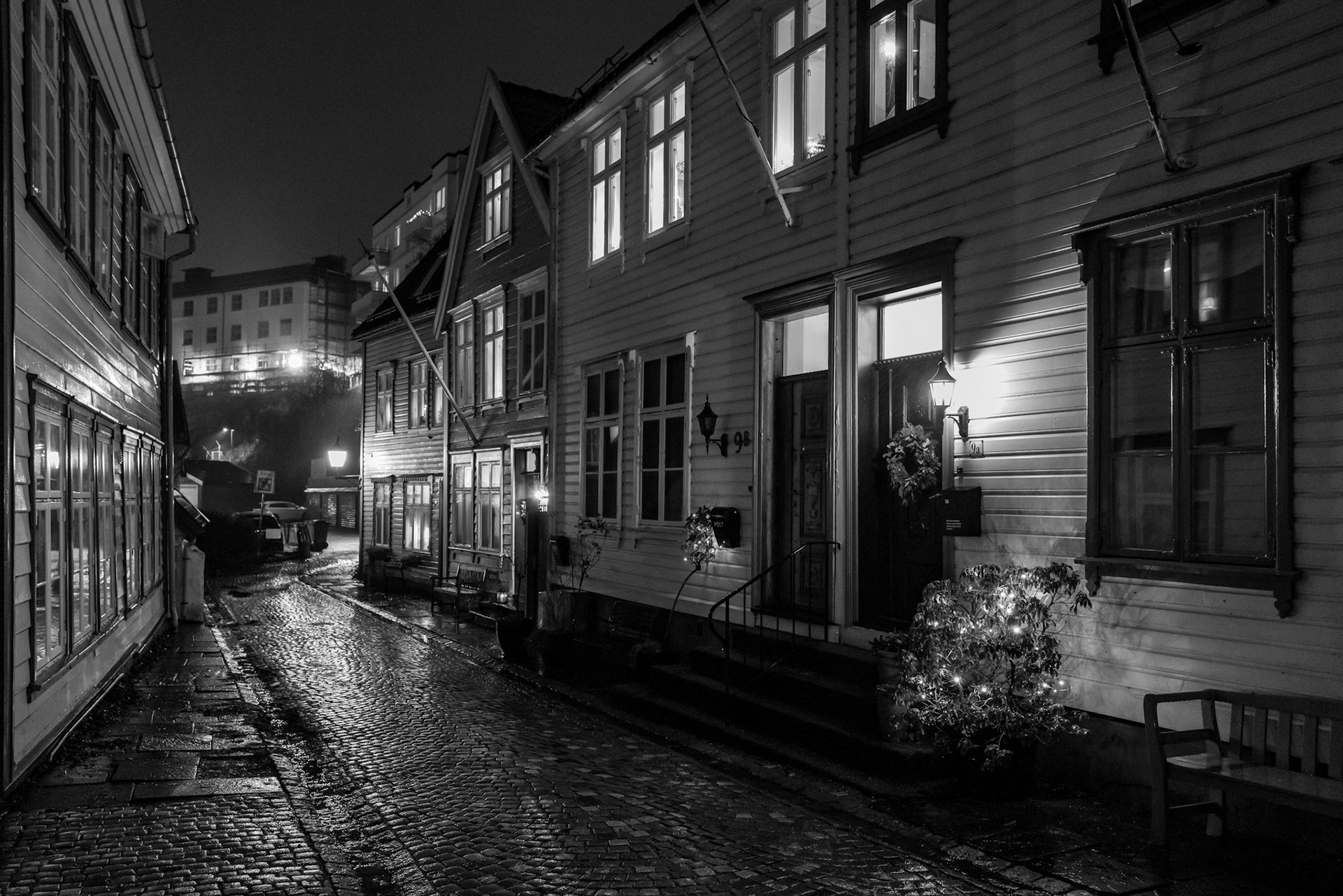 Et øyeblikk skjedde ingenting. Så, etter et sekund eller så, skjedde det fremdeles ingenting. Douglas Adams